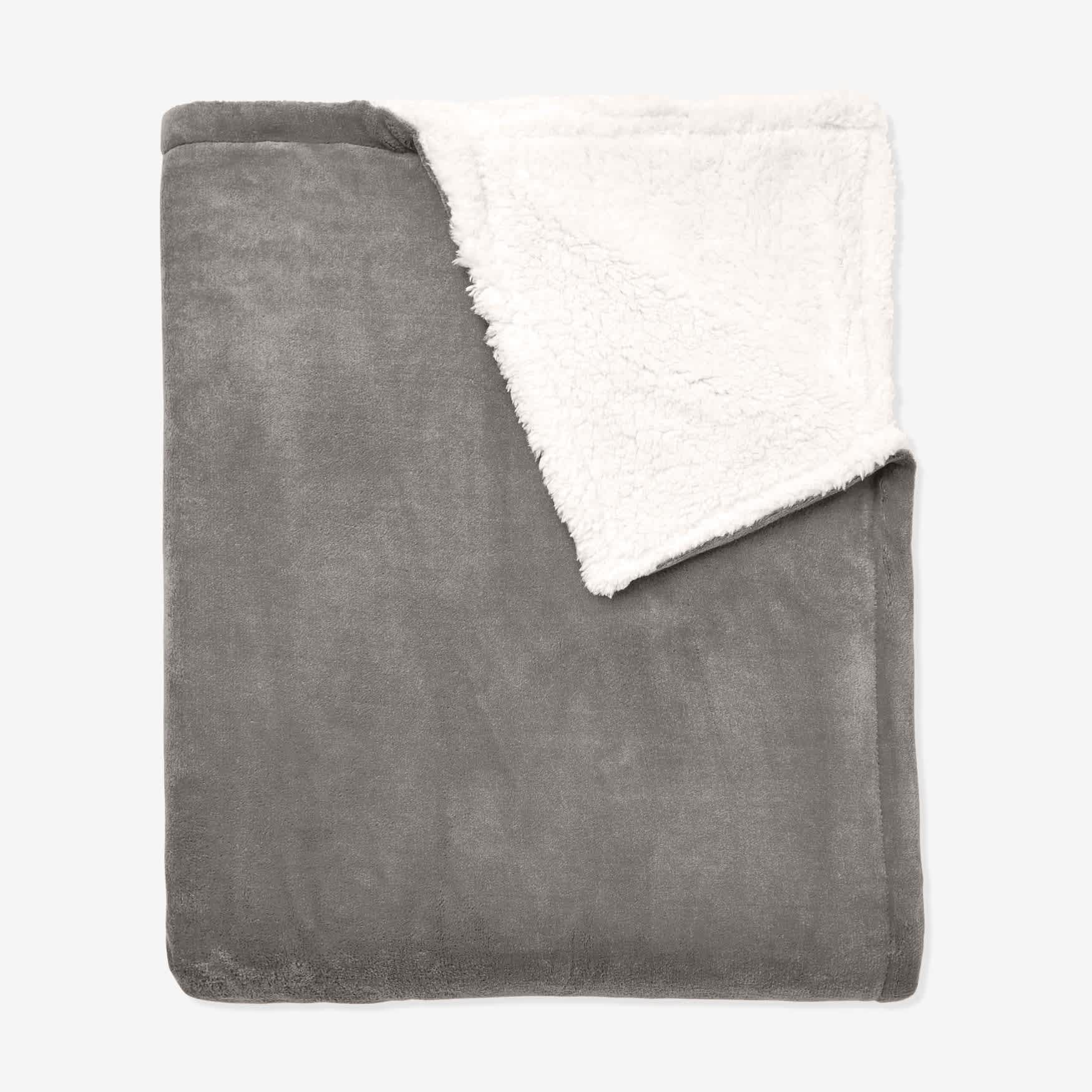 BrylaneHome 196438882391 BH Studio Sherpa Microfleece Blanket