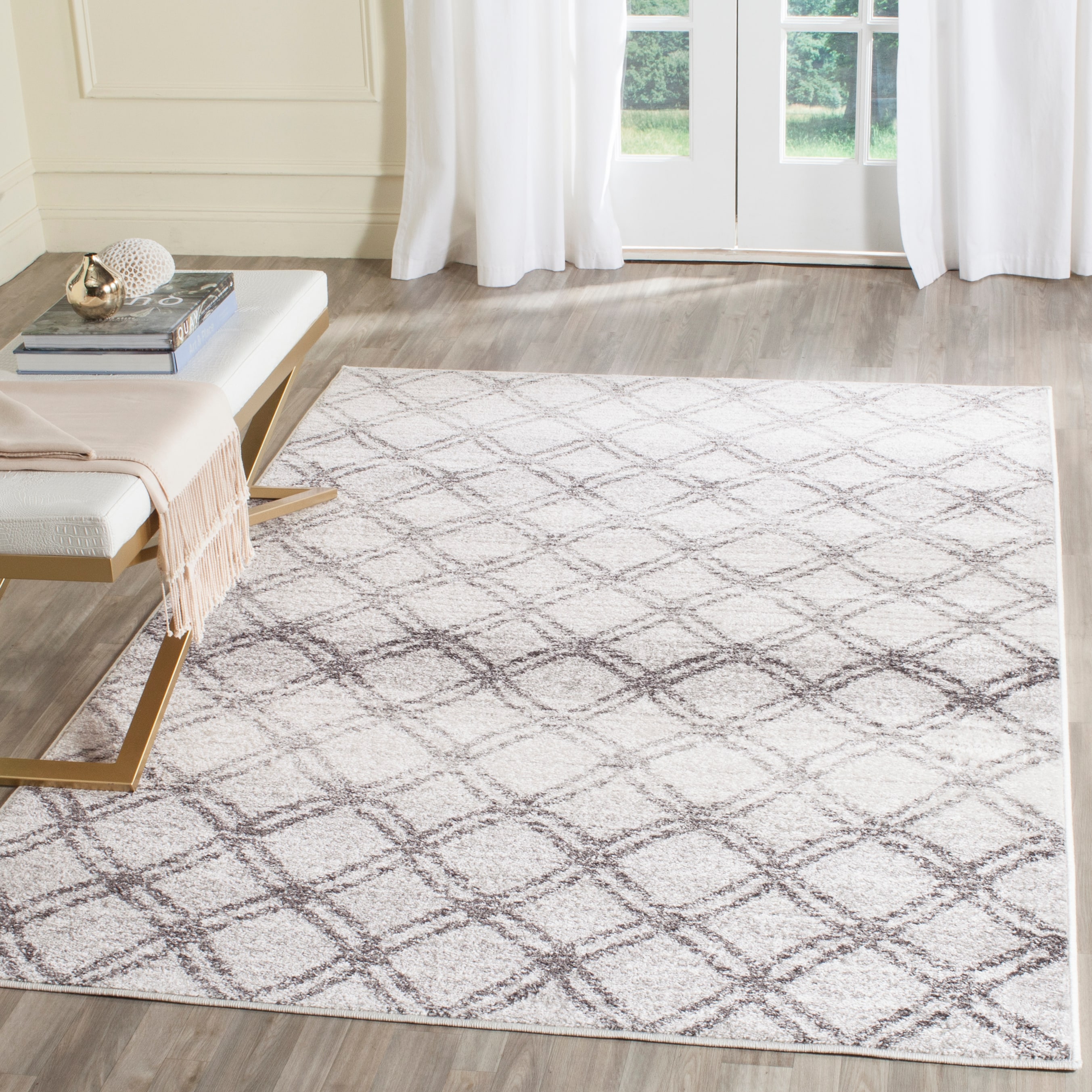 Safavieh ADR105P-5 Adirondack Fresco 5 x 8 (ft) Loomed Polypropylene Silver/Charcoal Rectangular Indoor Trellis Lodge Area rug