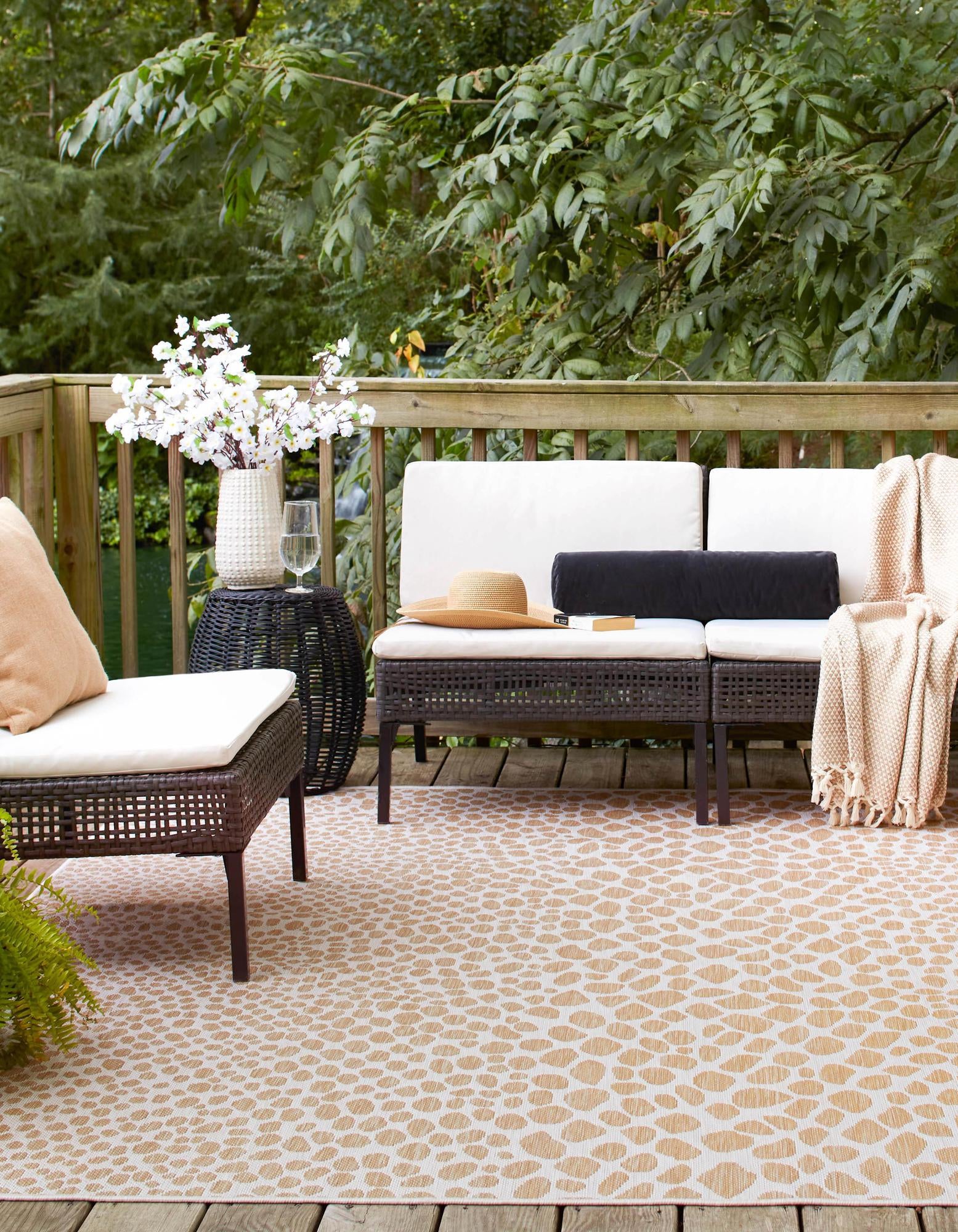Unique Loom 3152759 Jill Zarin Cape Town 8 x 8 (ft) Loomed Polypropylene Dark Beige Square Indoor/Outdoor Animal print Area rug