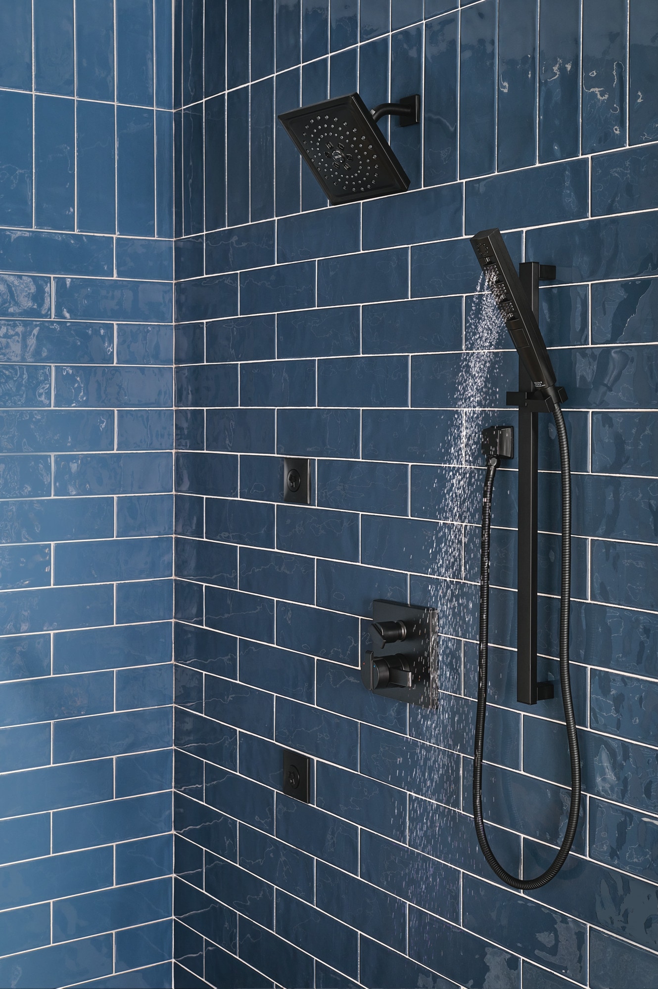 Delta T27967-BL Bath-Shower-Facc - View #14