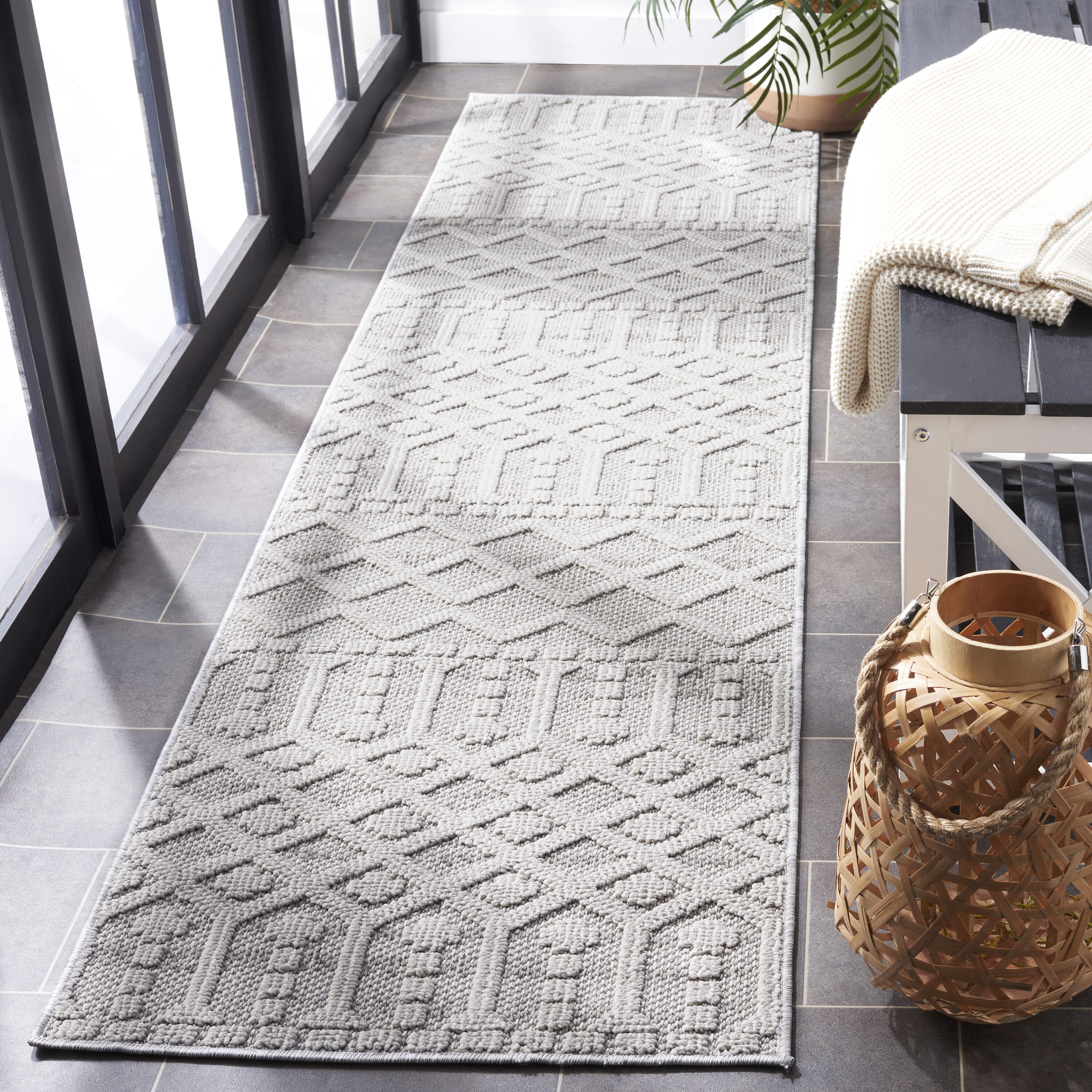 Global 402F Grey/Ivory 2 x 8 Rectangular Runner rug