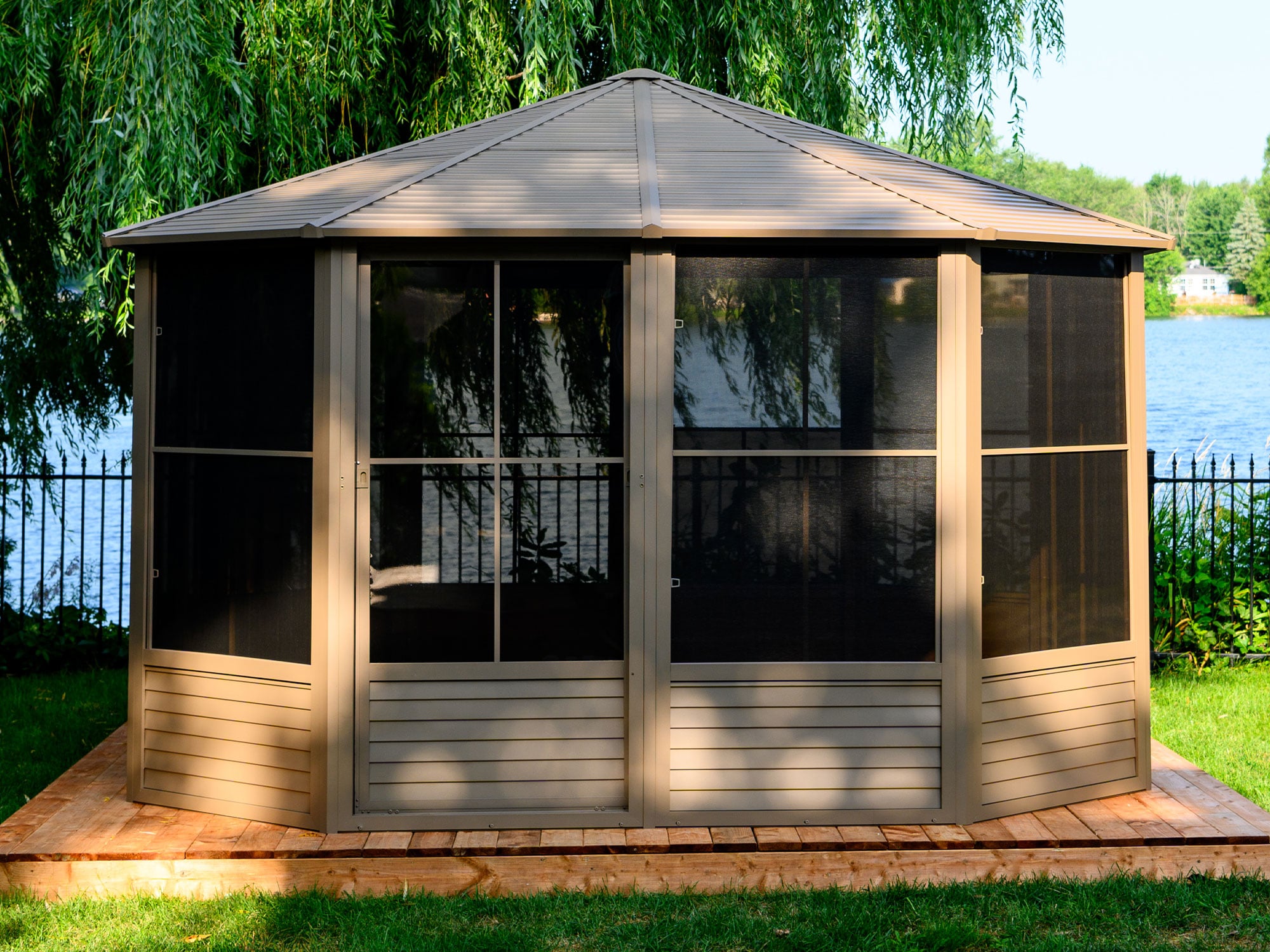 Sand 12 ft x 12 ft Aluminum and Steel Octagonal Solarium