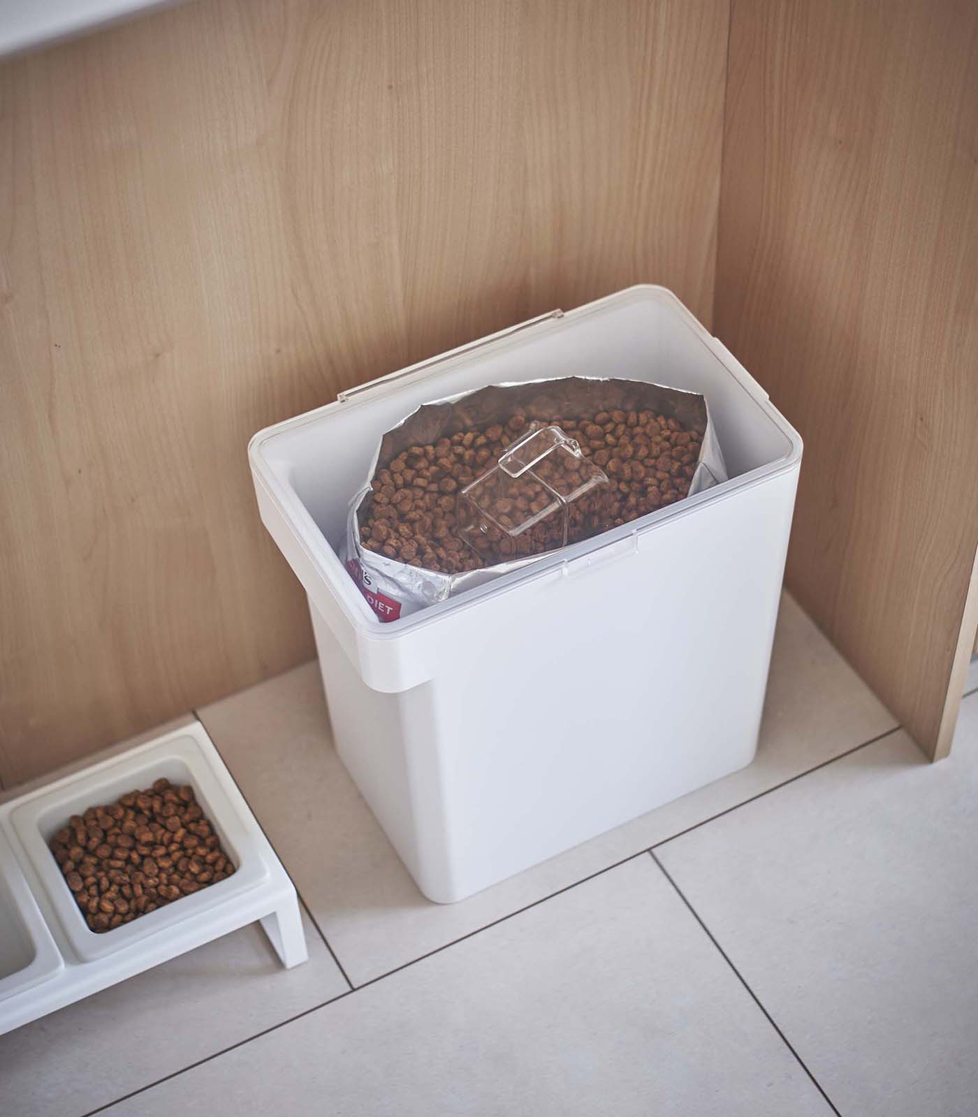 Yamazaki 5610 Pet-Food-Storage - View #6