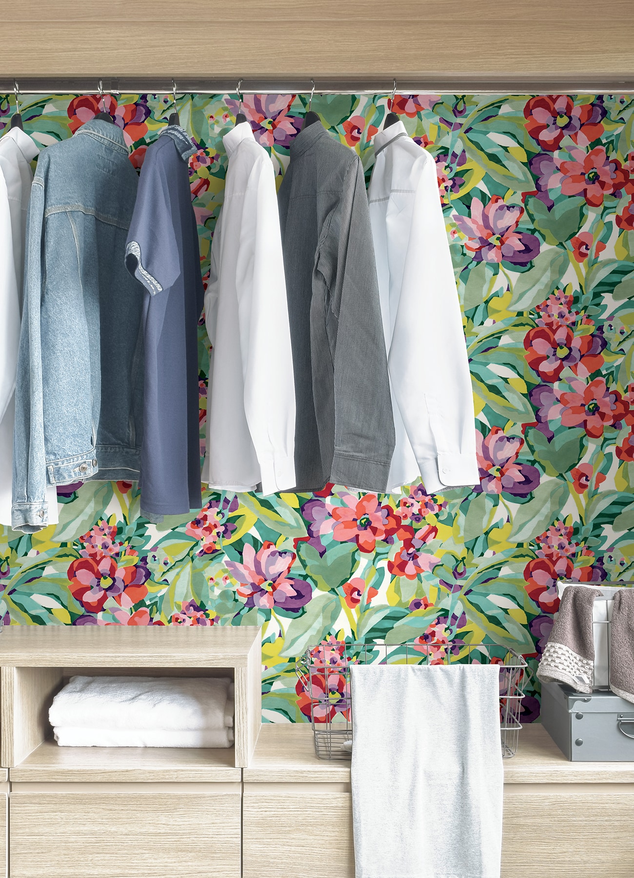 Multicolor Vinyl Floral Peel and Stick Wallpaper Roll