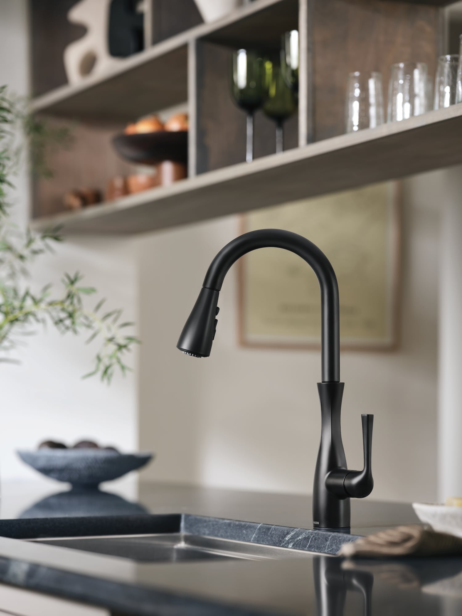 Moen 87564BL Arlia Matte Black Single Handle Deck-mount Pull-down Kitchen Faucet with Sprayer ( Deck Plate Included )