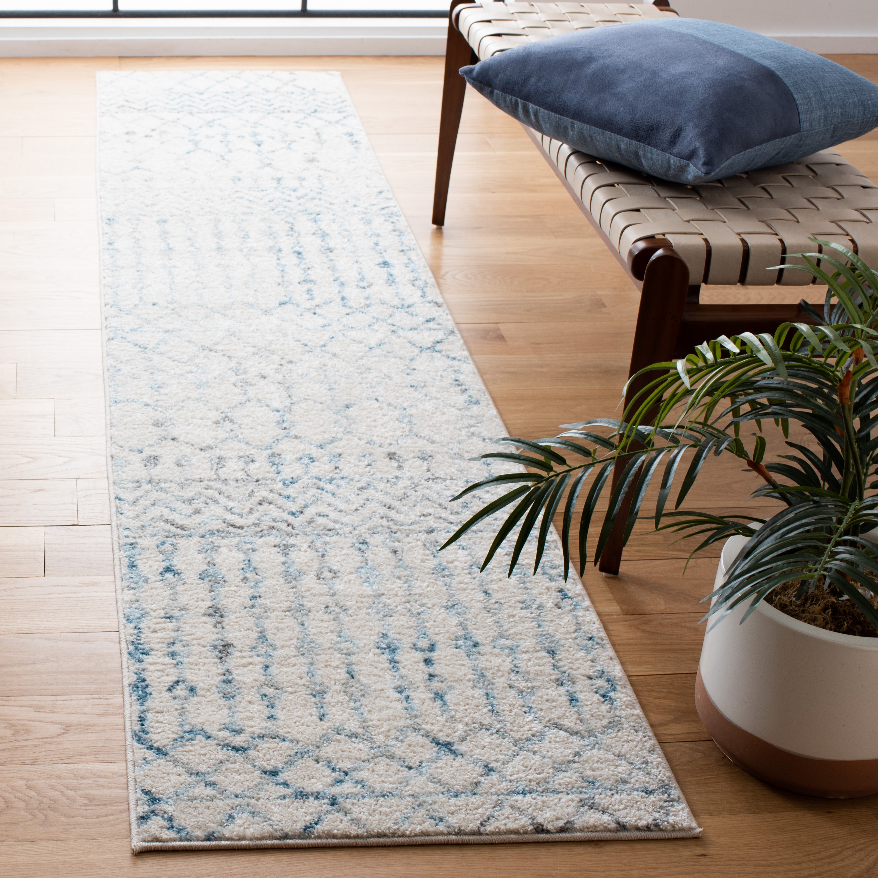 Safavieh TUL270B-27 Tulum Colfax 2 x 7 (ft) Loomed Polypropylene Ivory/Turquoise Rectangular Indoor Distressed/Overdyed Bohemian/Eclectic Runner rug