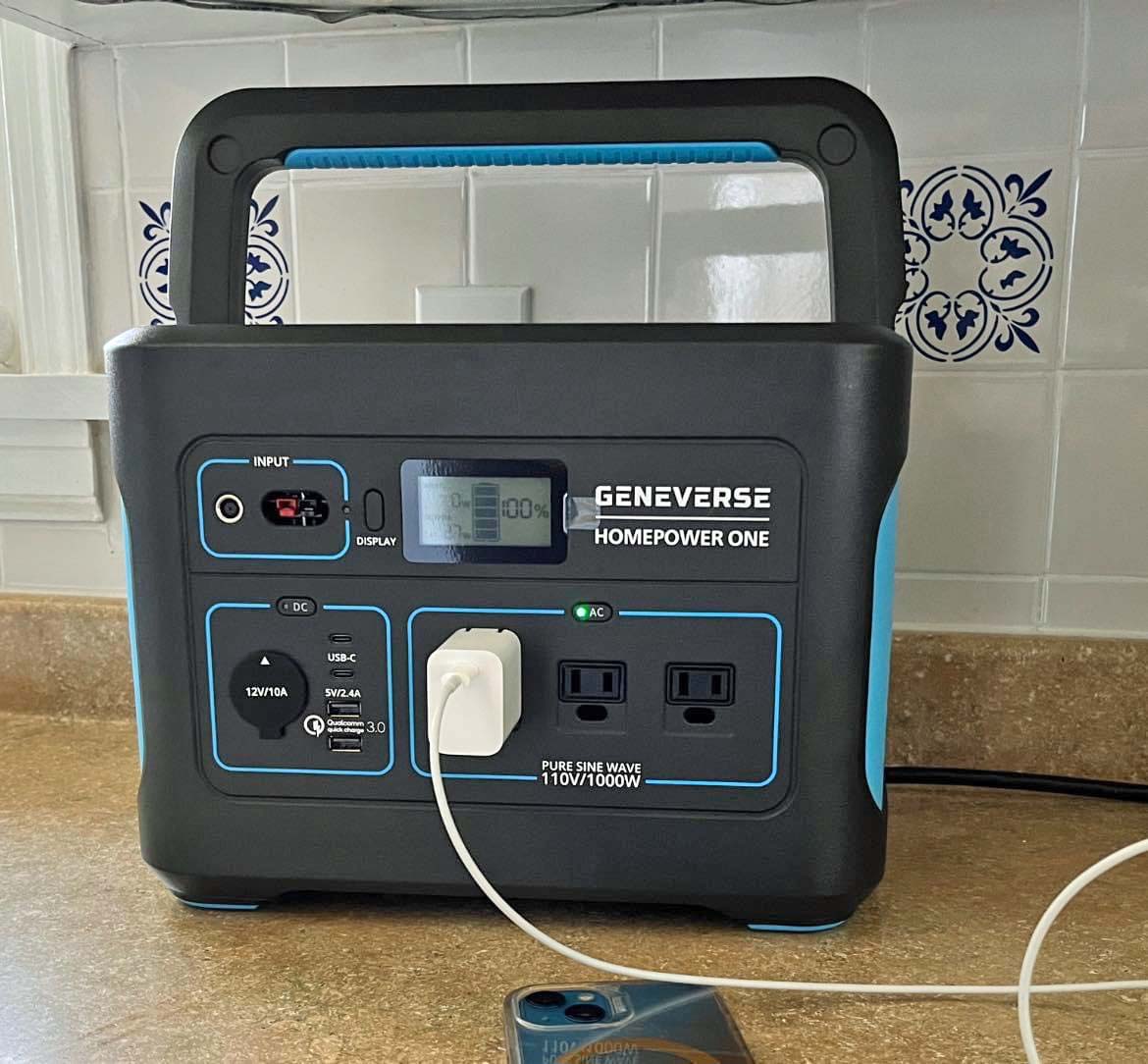 Geneverse HP1 12-Volt Portable Solar Power Kit in the Portable Solar Power  Kits department at