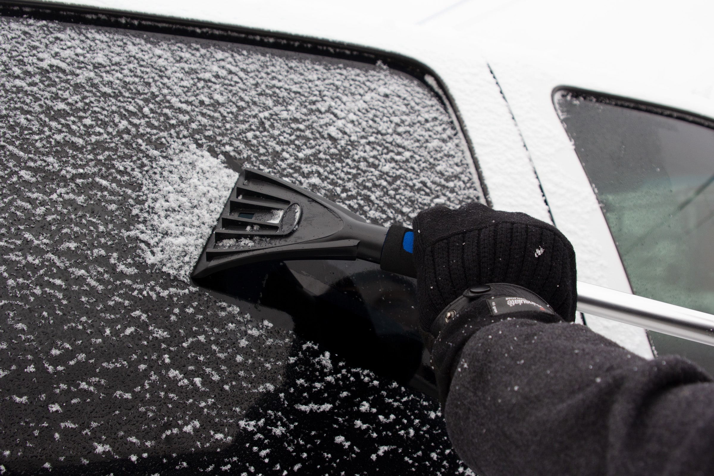 2 x Tough Flexible Car Window/Windscreen Ice Scrapers