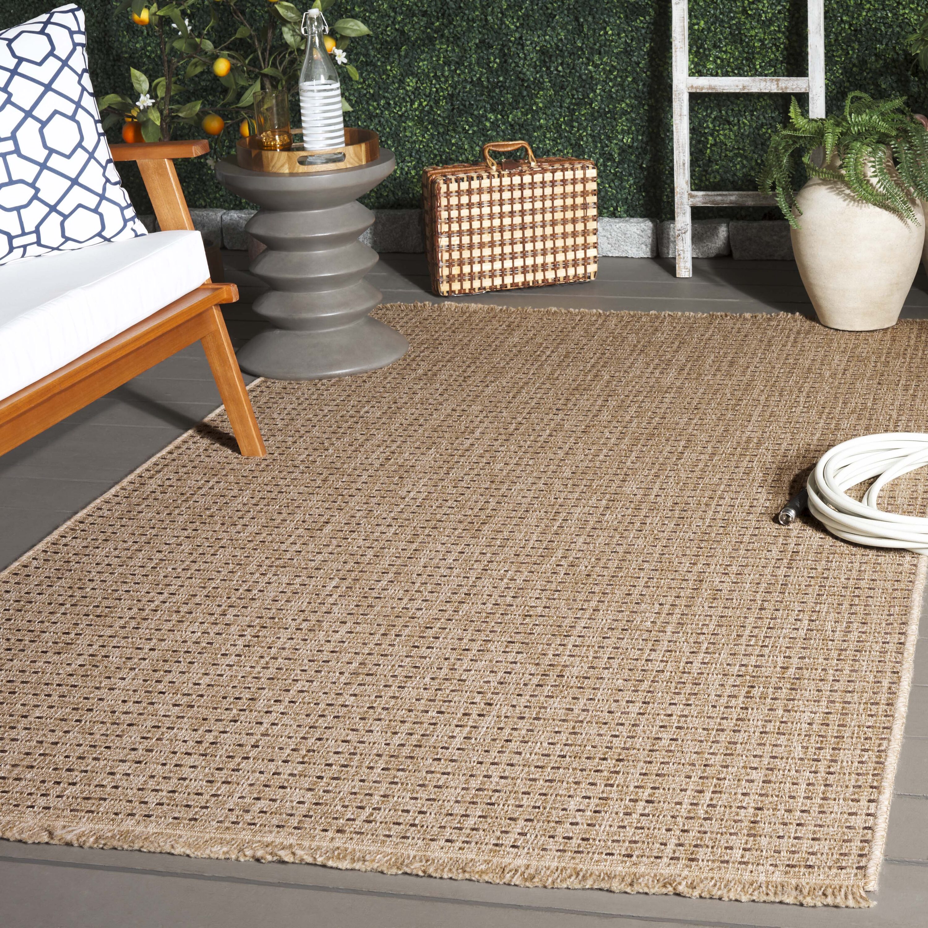 Retreat 252B Natural/Brown 4 x 6 Rectangular Area rug