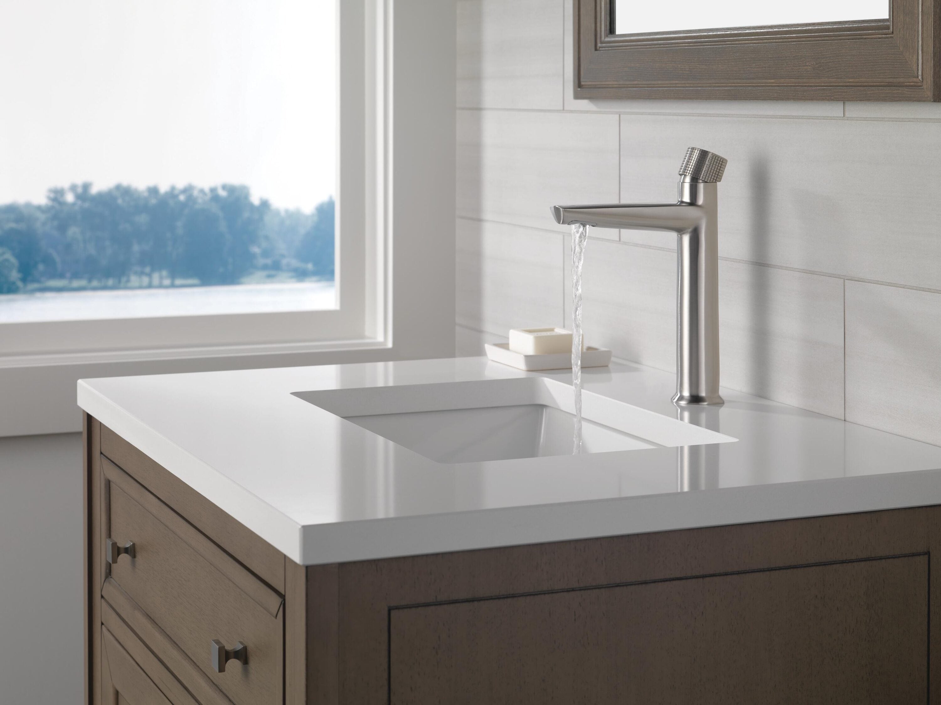Stainless Steel Single Hole Modern Bathroom Faucet