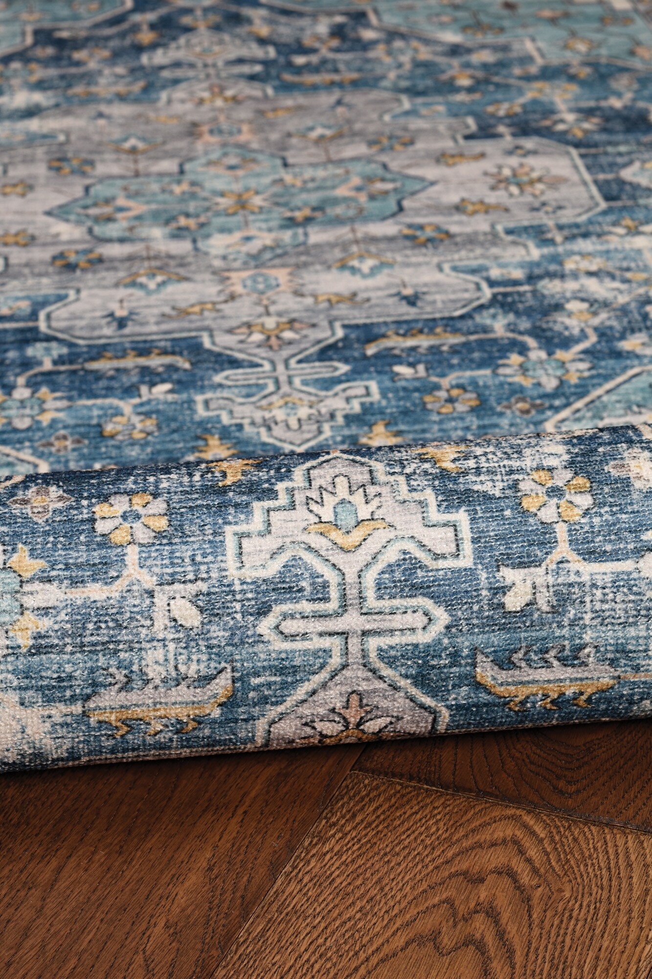 Linon RUGWR1535 rugs - View #4