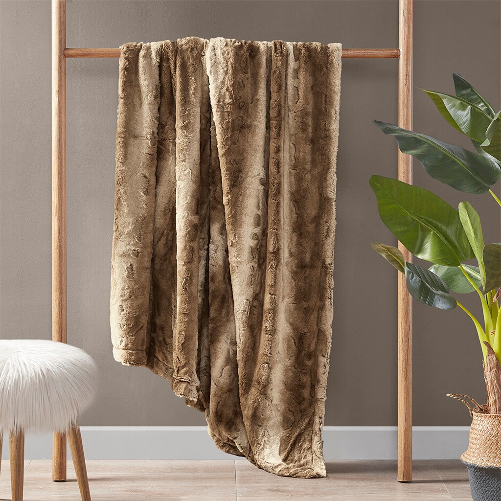 LUXEYARD Oversized Faux Fur Throw