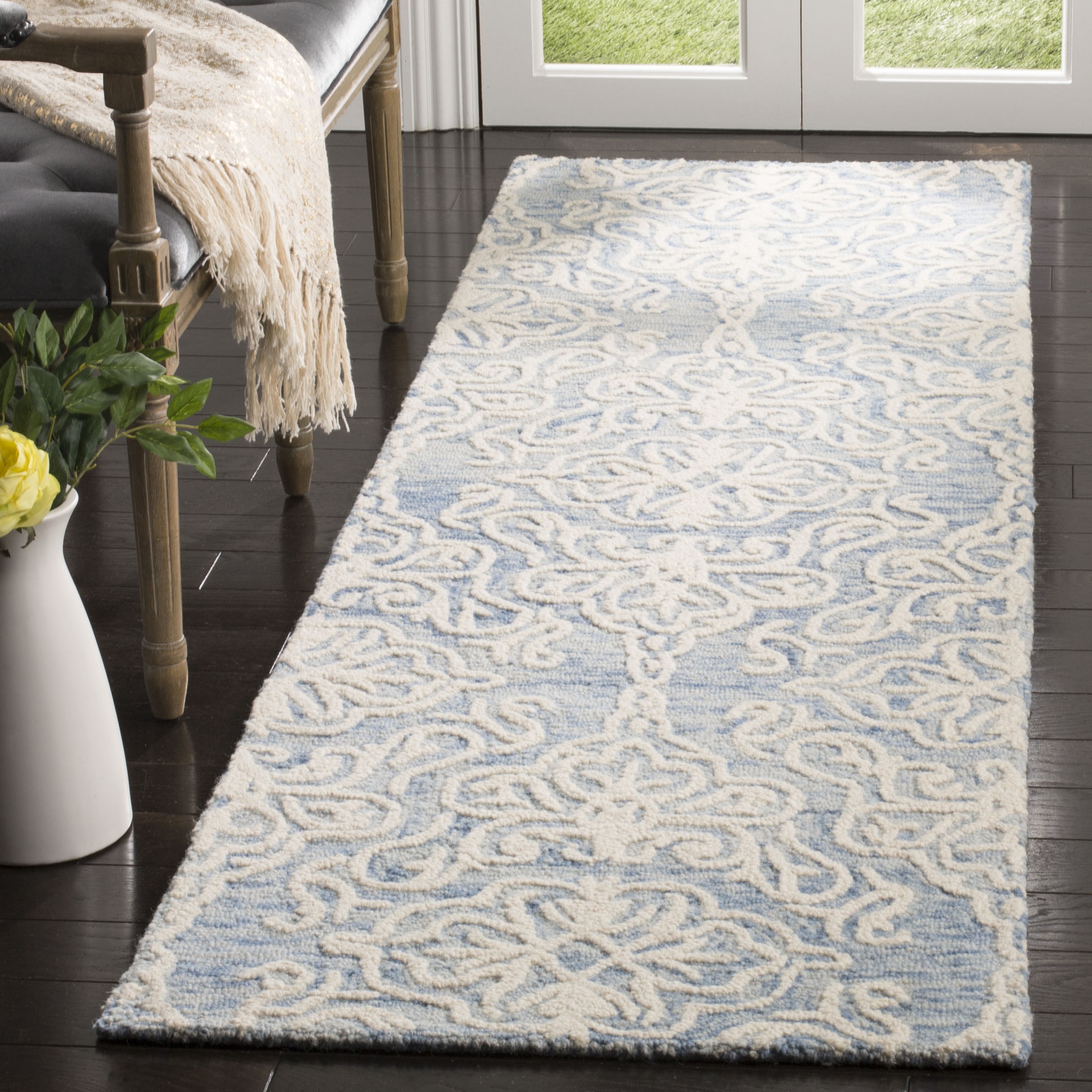 Safavieh BLM112M-28 Blossom Mahalia 2 x 8 (ft) Tufted Wool Blue/Ivory Rectangular Indoor Damask Farmhouse/Cottage Runner rug