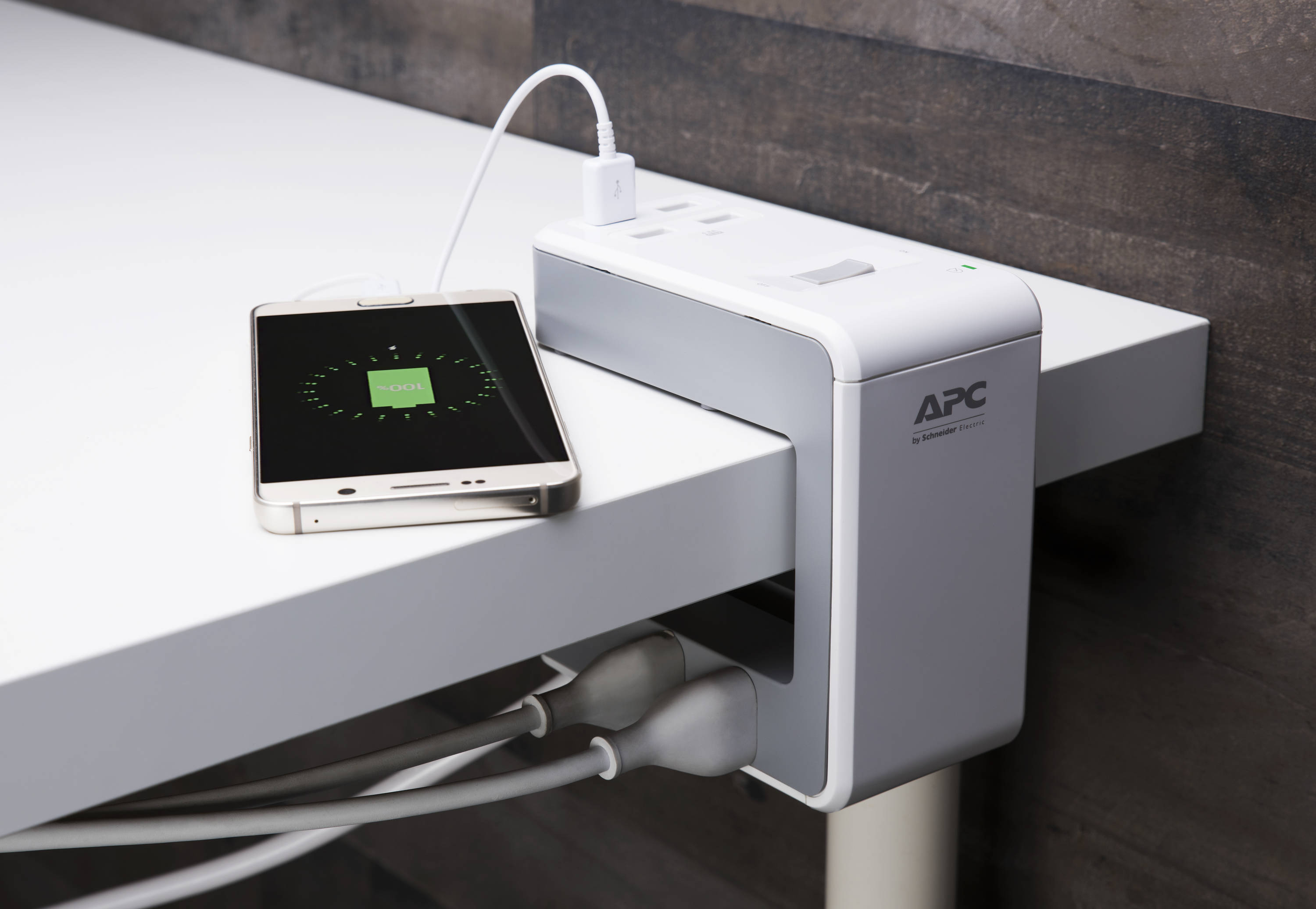 APC PE6U4W Surge-Protectors - View #6