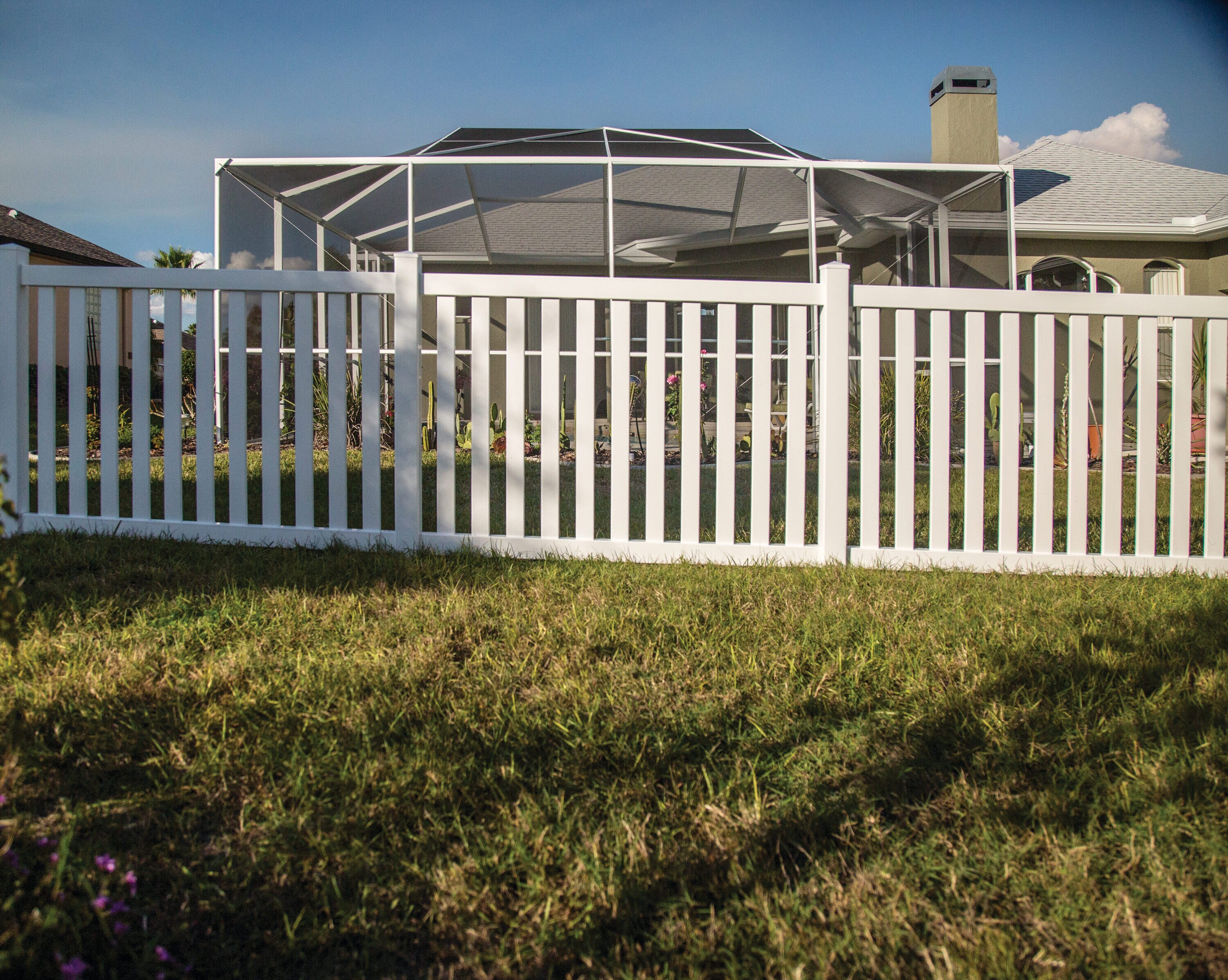 Freedom  4x6 Durham Ready-to-Assemble Vinyl Fence