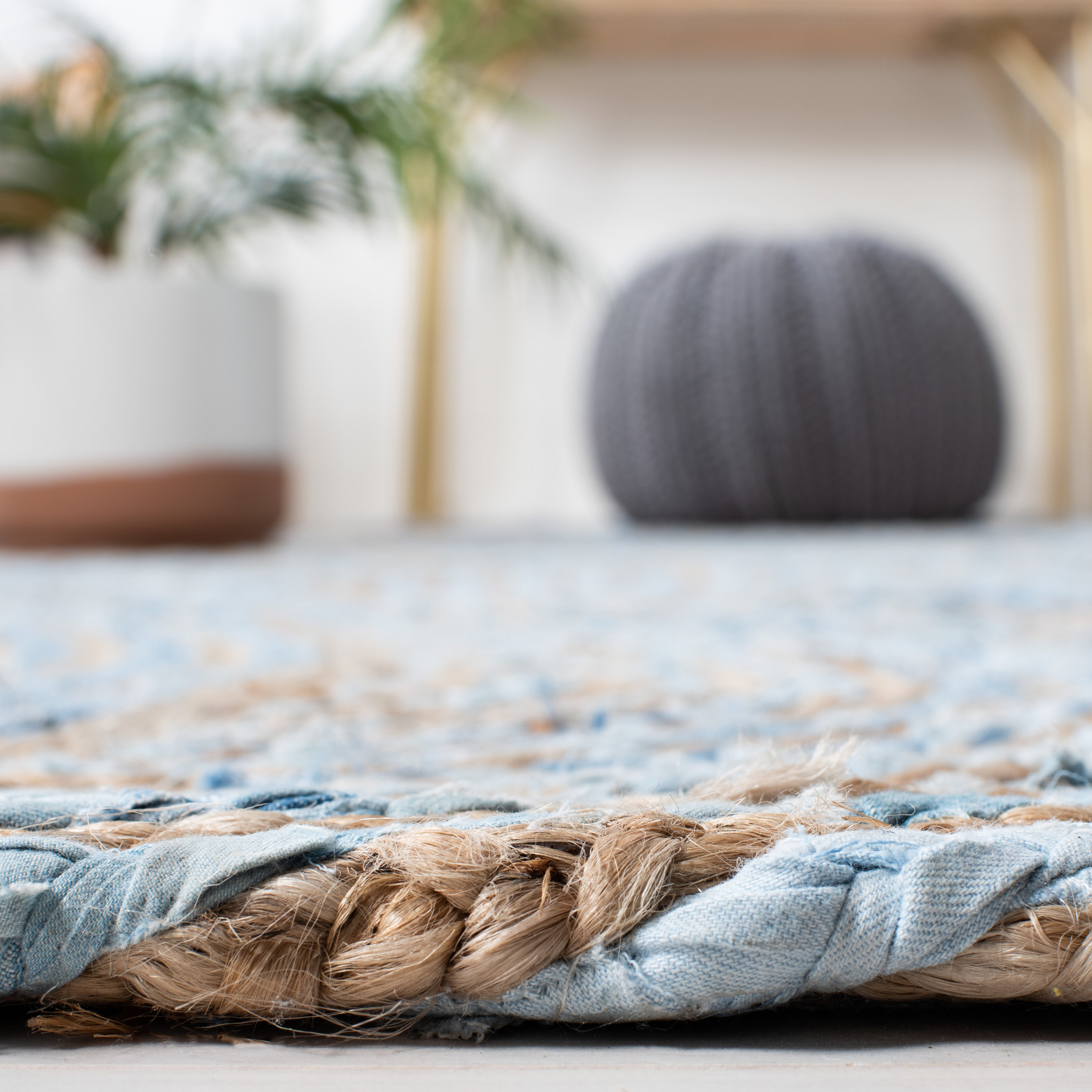Handmade Blue and Natural Jute 4' x 6' Area Rug