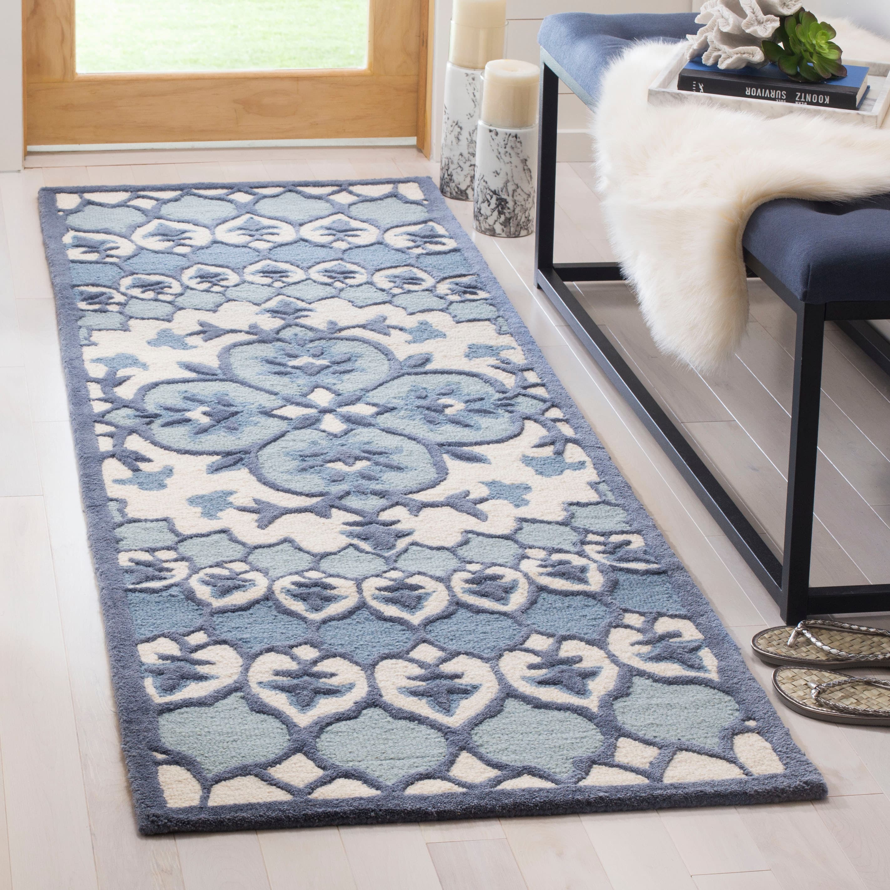 Safavieh BLG610G-27 Bellagio Merida 2 x 7 (ft) Tufted Wool Ivory/Blue Rectangular Indoor Floral/Botanical Bohemian/Eclectic Runner rug