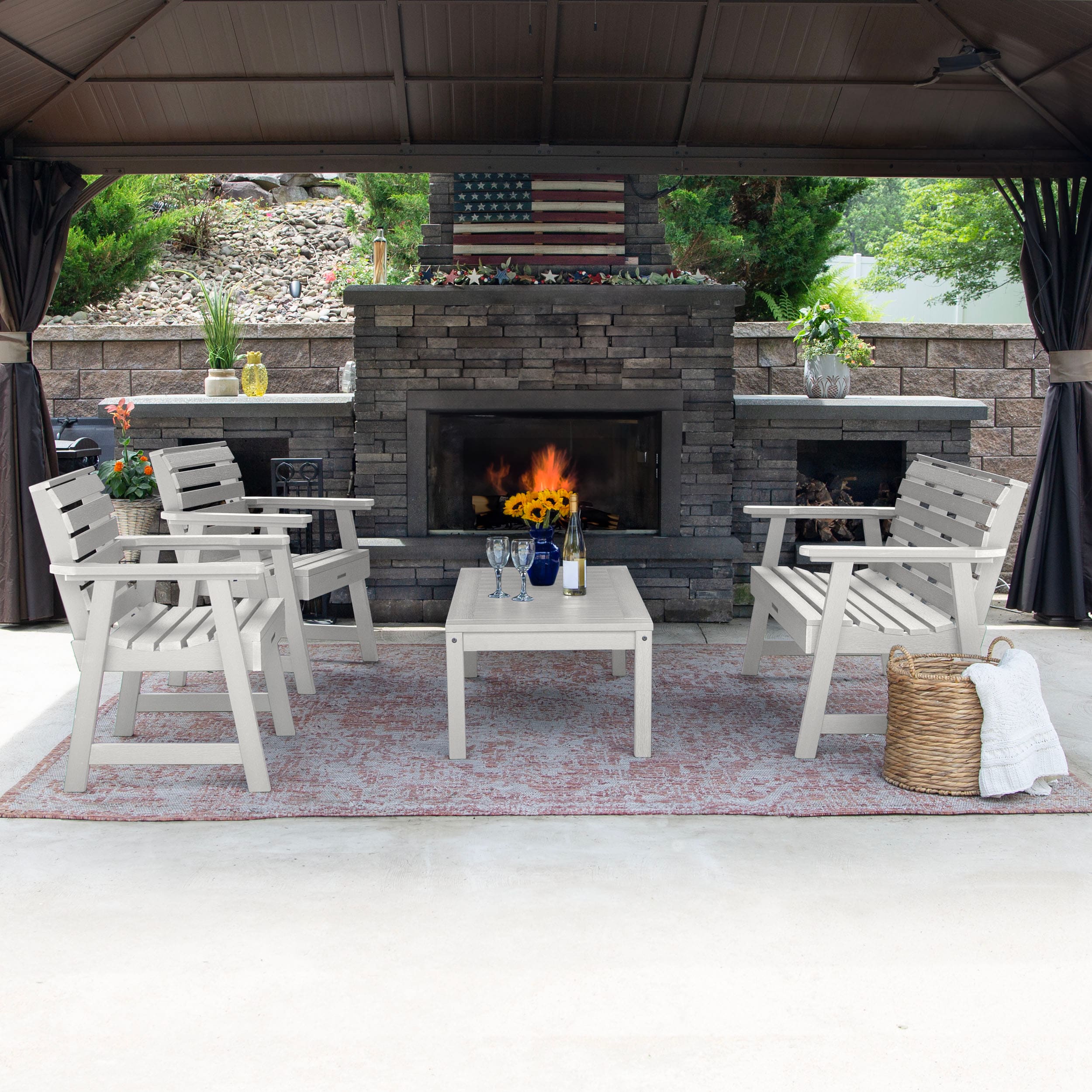 highwood AD-KITBENW41-WHE The Weatherly 4-Piece Patio Conversation Set