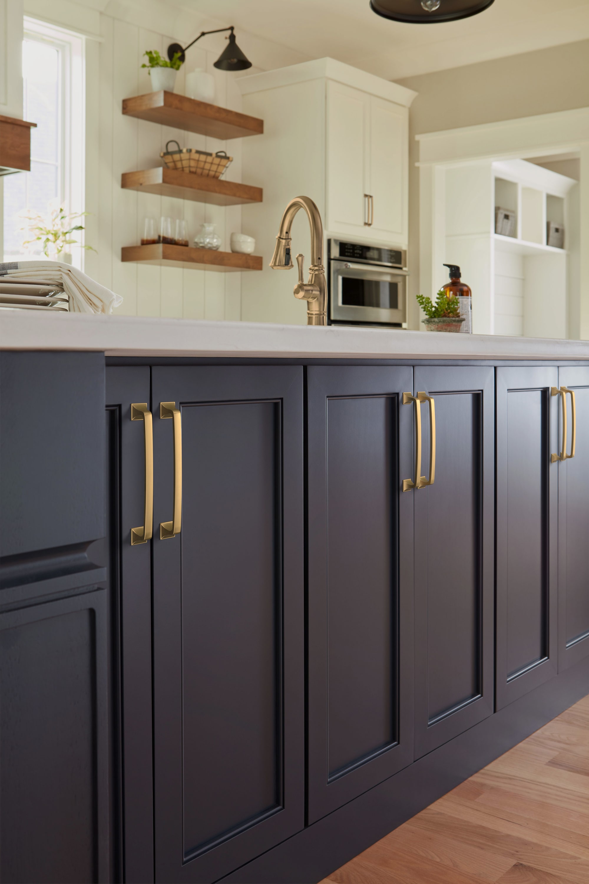 Champagne Bronze Traditional Cabinet Drawer Pull with Mounting Hardware