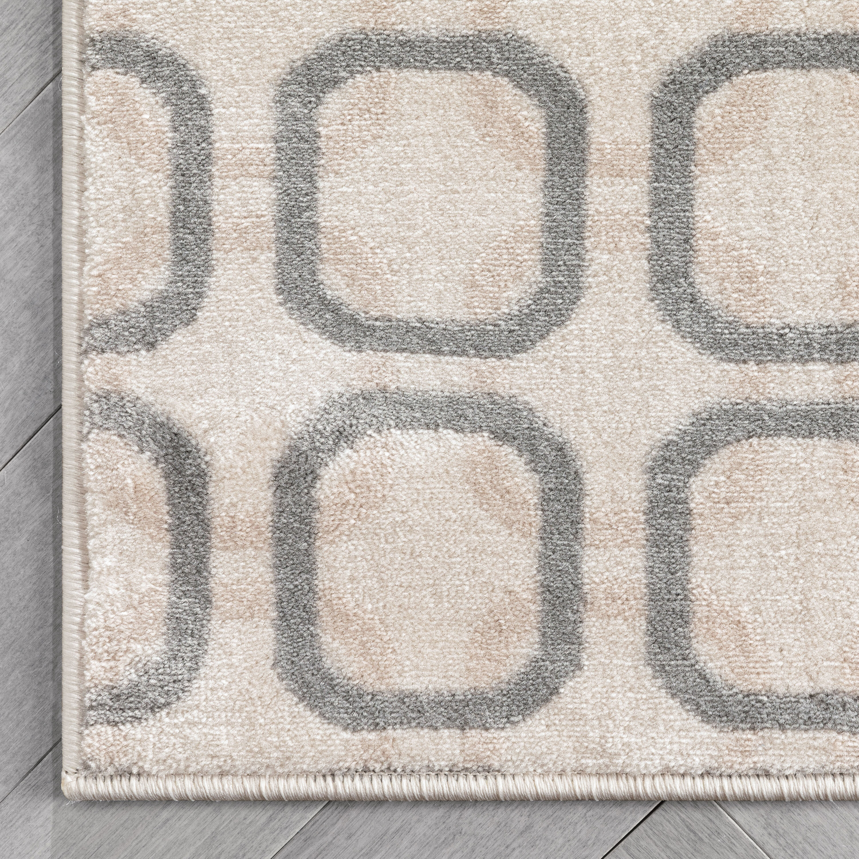 Reversible Geometric Gray Synthetic 5' x 7' Area Rug