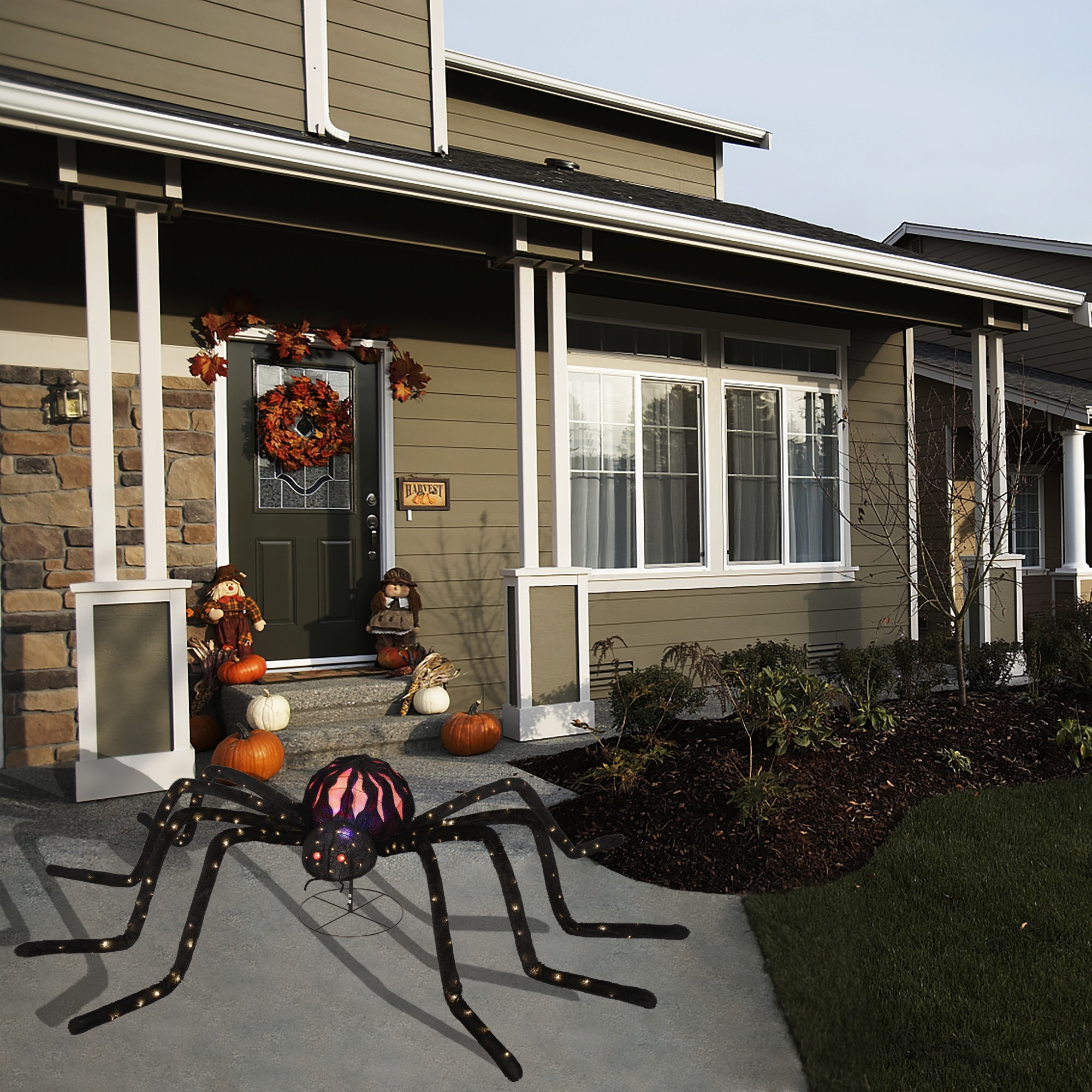 Haunted Living 2.5-ft LED Spider with Projector Decoration in the ...