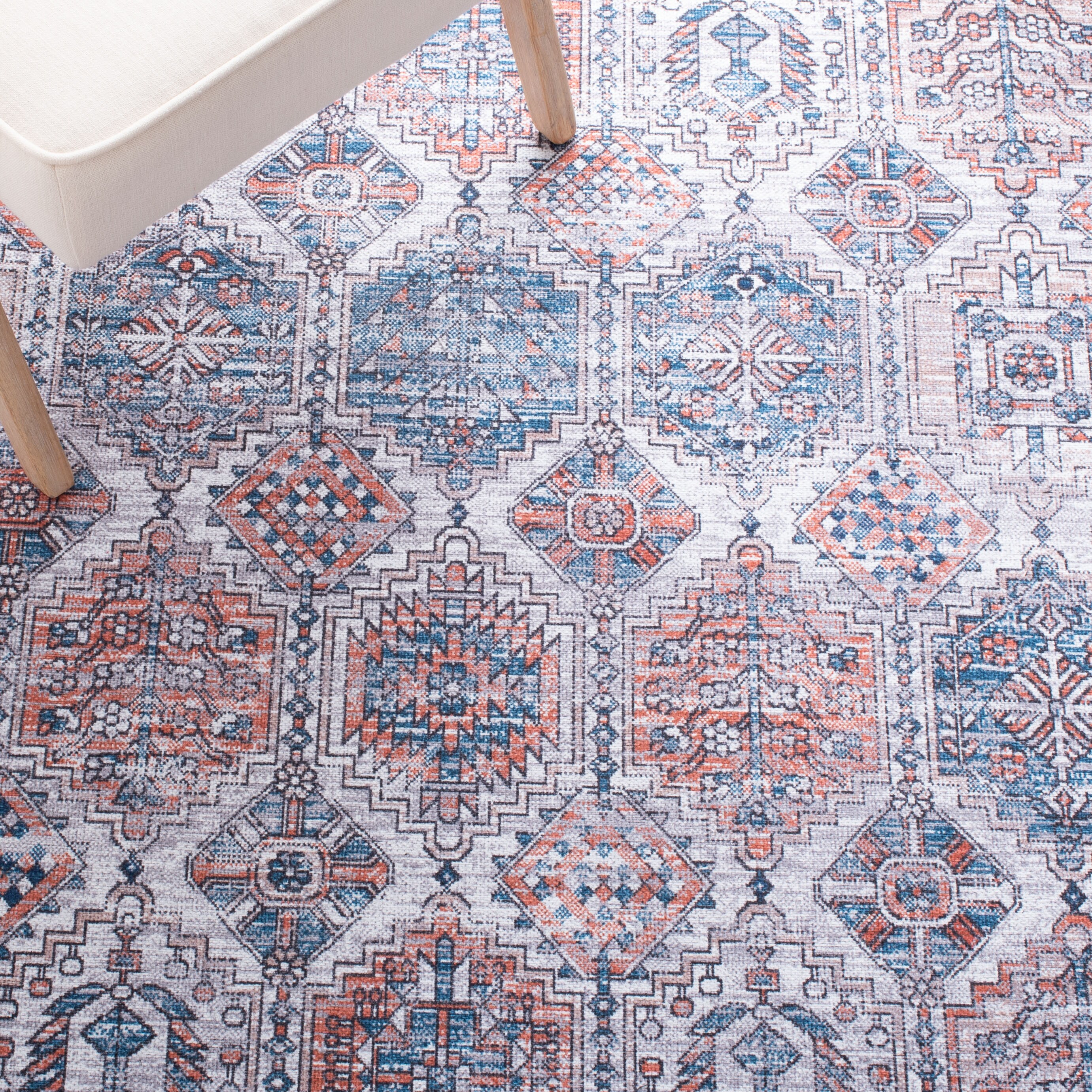 Serapi Ivory and Rust Rectangular Viscose Area Rug, 4' x 6'
