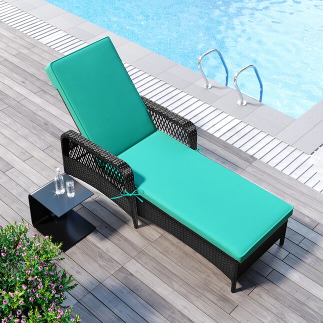 fles Alsjeblieft kijk instant Clihome 1-Piece Outdoor Patio Pool PE rattan wicker chair wicker sun  lounger with Adjustable backrest and cushions in the Patio Chairs  department at Lowes.com