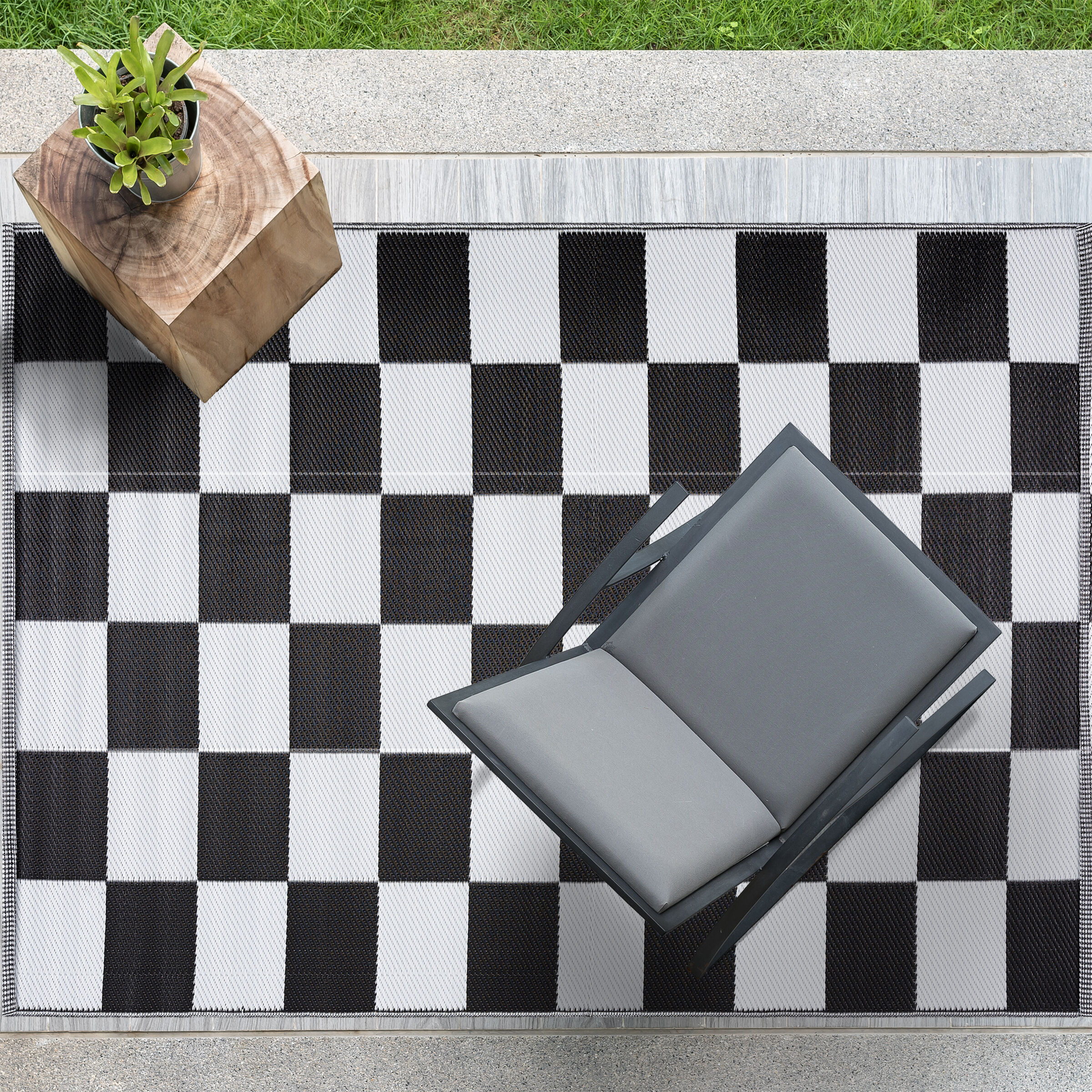 Playa Rug PLY-F-CALI-6X9 6 x 9 (ft) Knotted Polypropylene California-BlackWhite Rectangular Indoor/Outdoor Geometric Area rug
