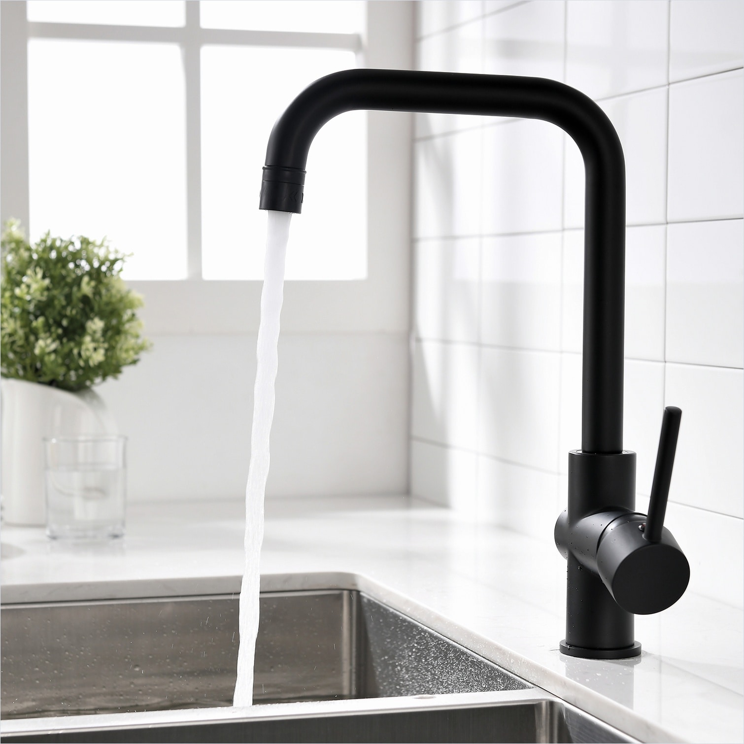 Watnature Sleek Black Brass Single-Handle Gooseneck Kitchen Faucet with ...
