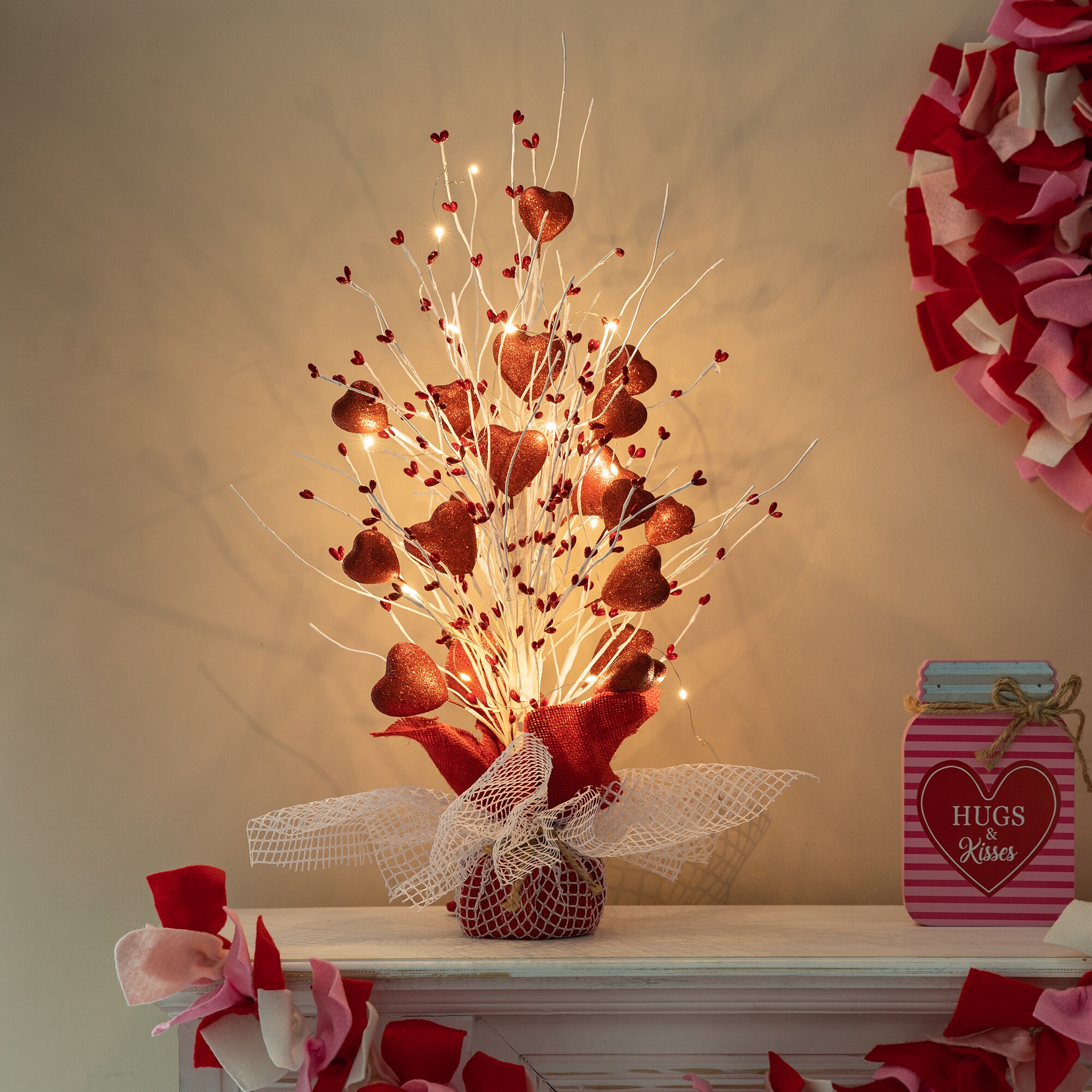 Glitzhome 21-in H Lighted Valentine's Day Tabletop Decoration In The ...