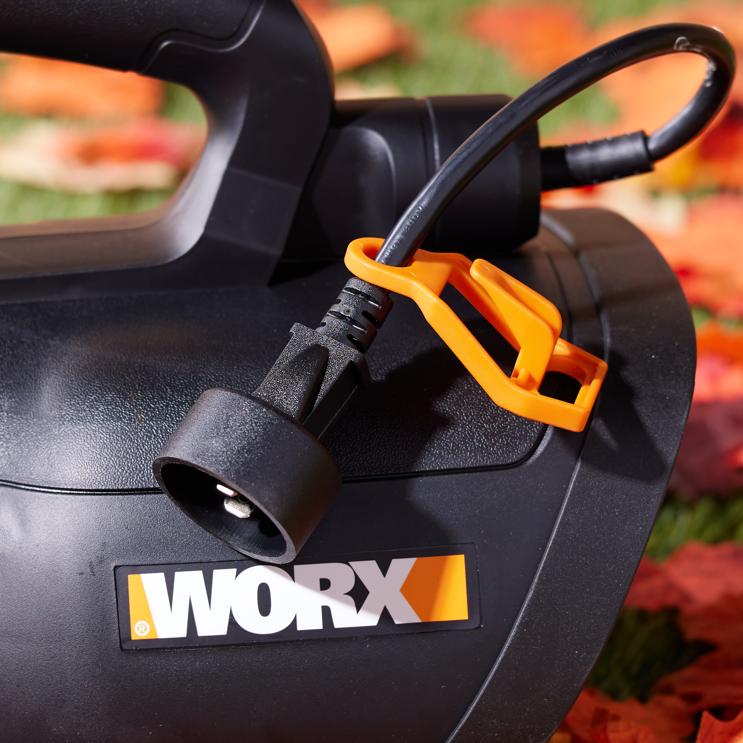 WORX 450 CFM 120 MPH Corded Electric Handheld Leaf Blower in the