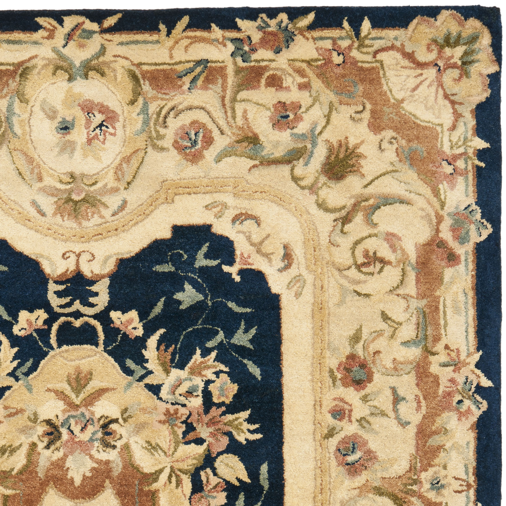 Safavieh EM824B-5 rugs - View #5