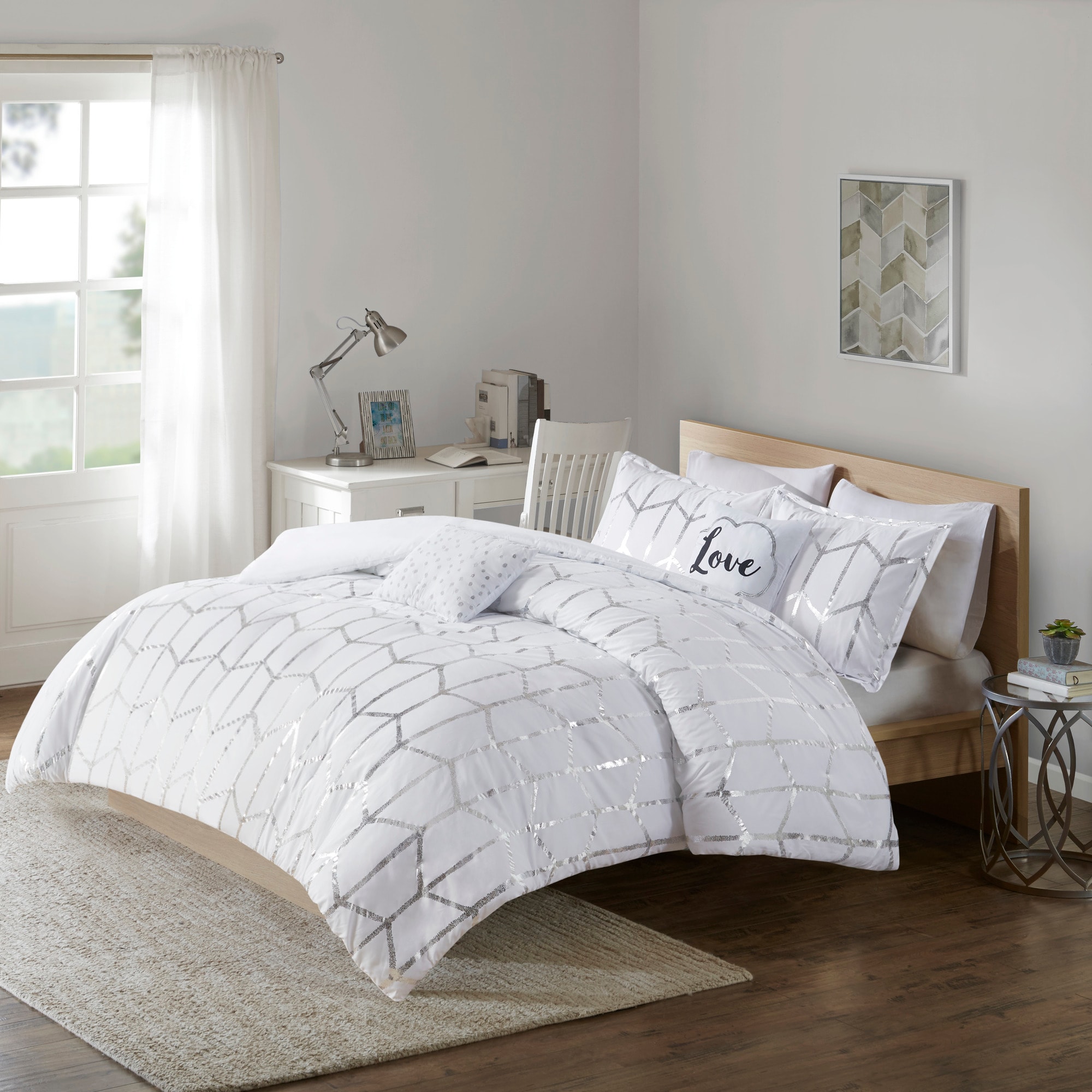 King White and Silver Microfiber Geometric Bedspread Set
