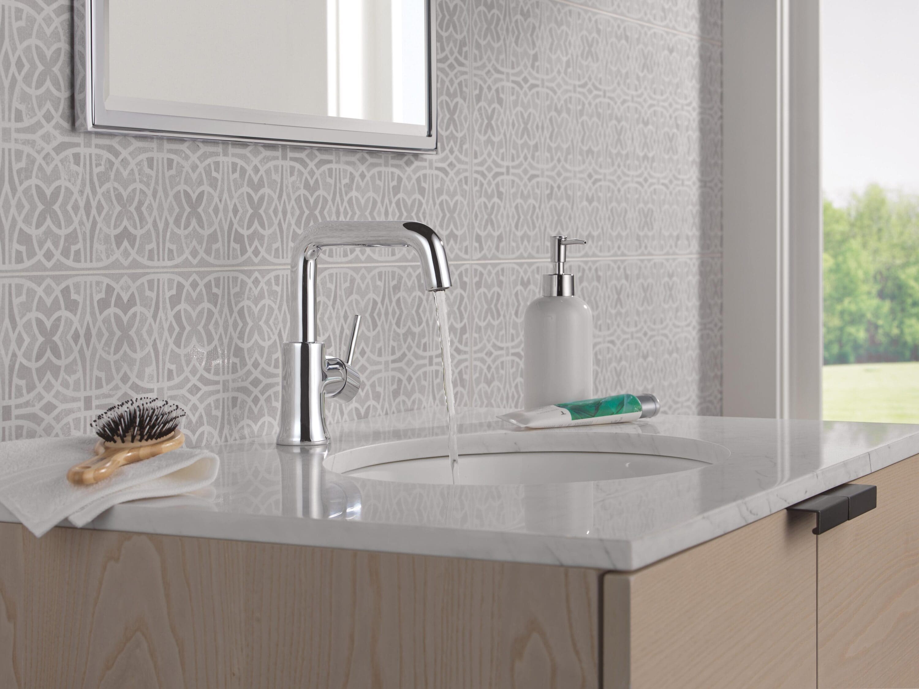 Delta 554HAR-DST Lavatory-Faucets - View #2