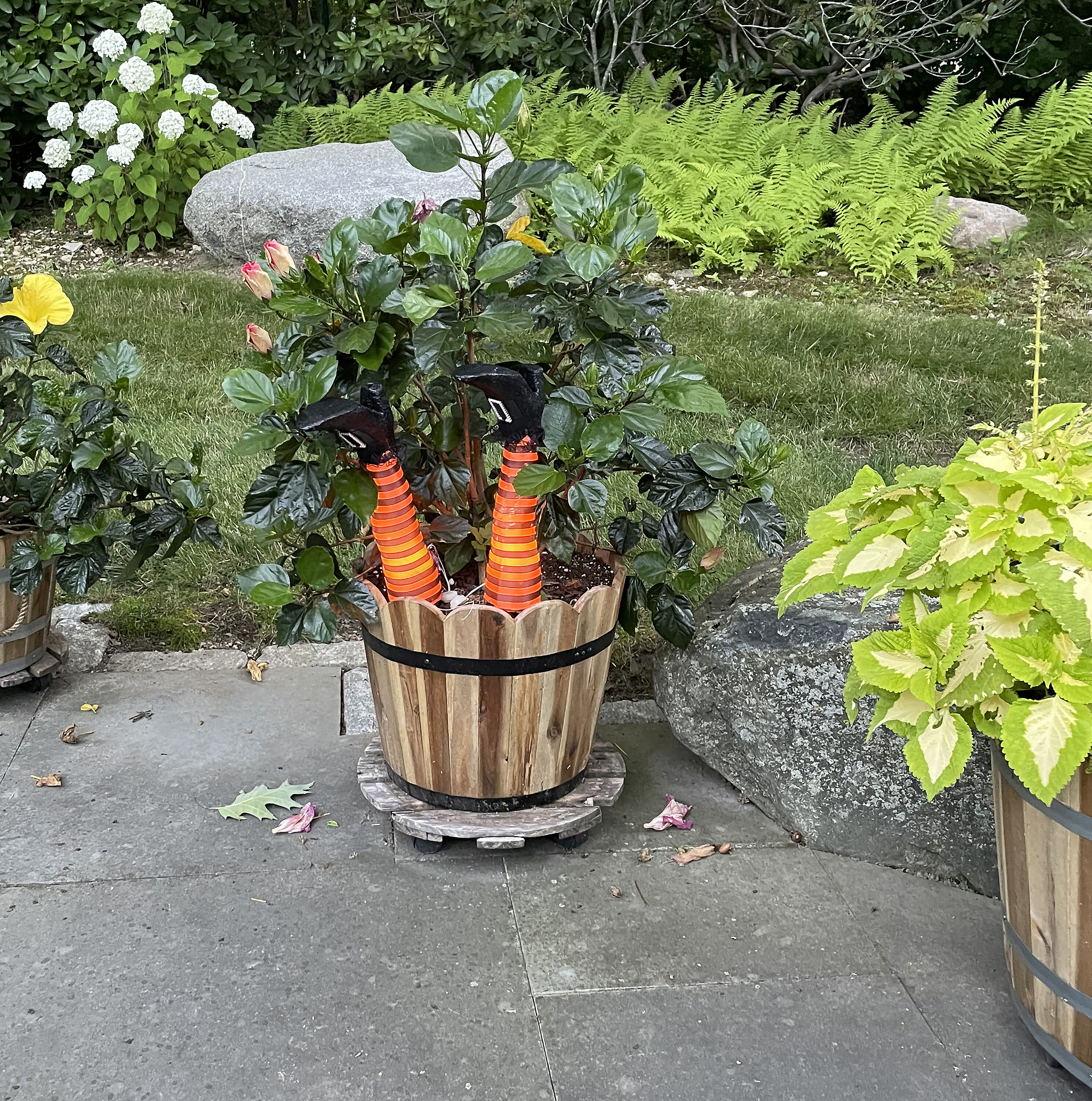 Worth Imports 4273 Outdoor-Halloween-Decor - View #3