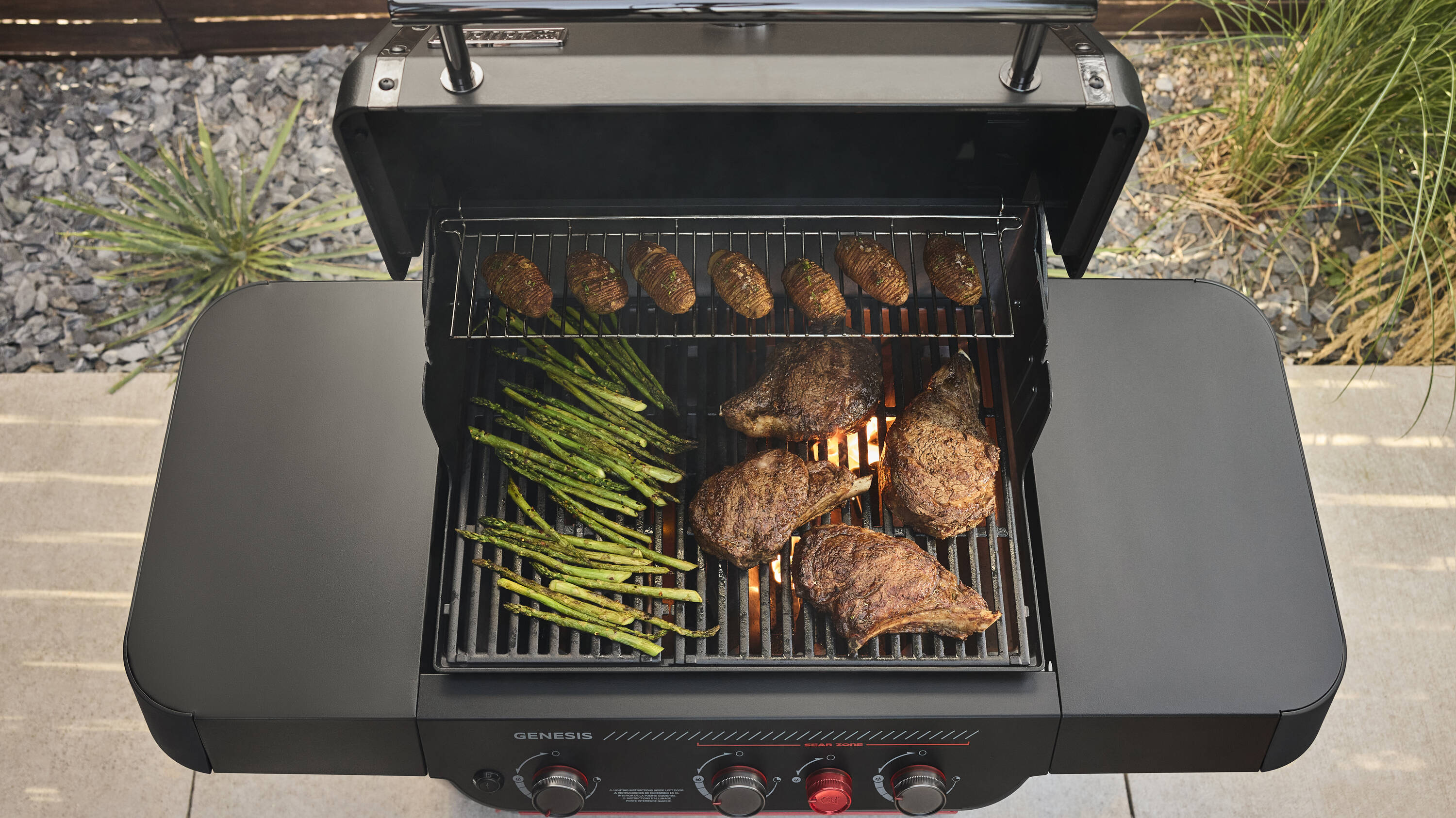 Weber Genesis E-330 Stealth 3-Burner Natural Gas Grill in the Gas ...