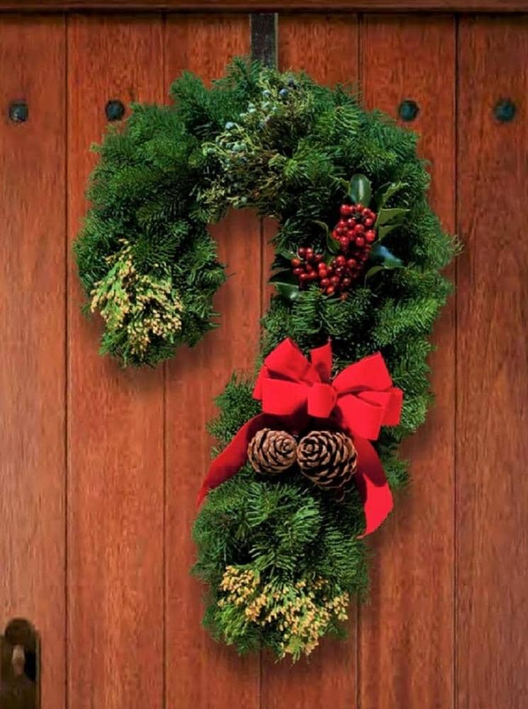 Candy Cane Fresh Christmas Wreaths at Lowes.com