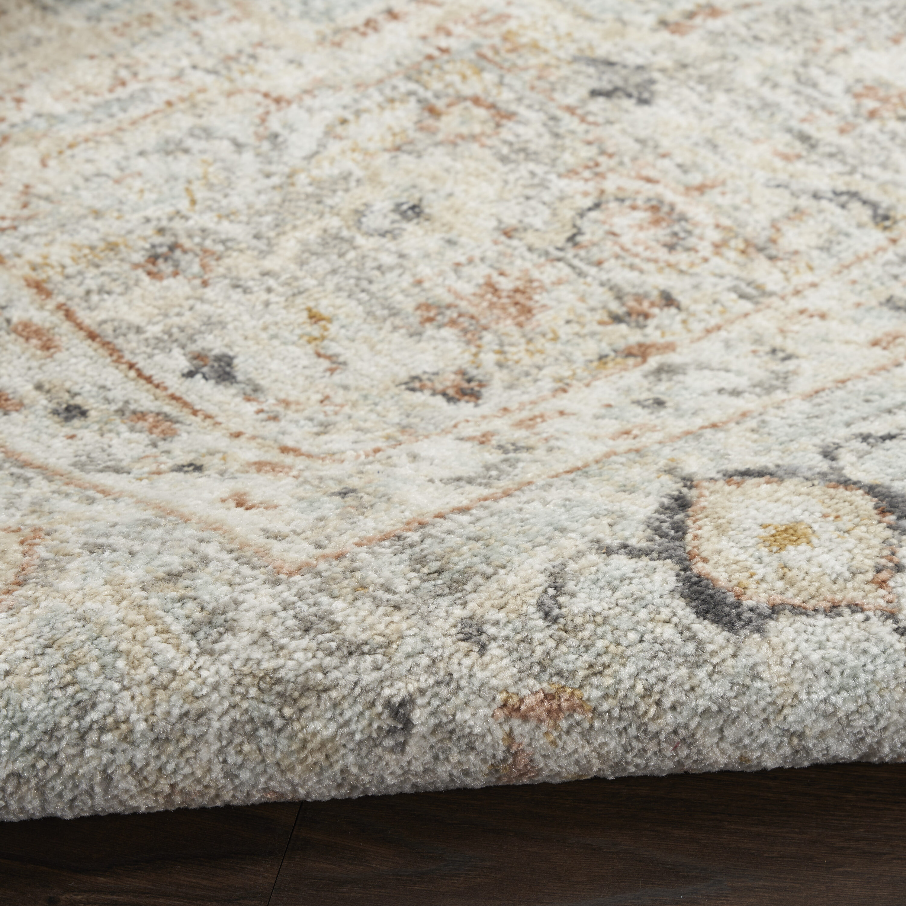 Light Grey Floral Synthetic Rectangular 5' x 7' Area Rug