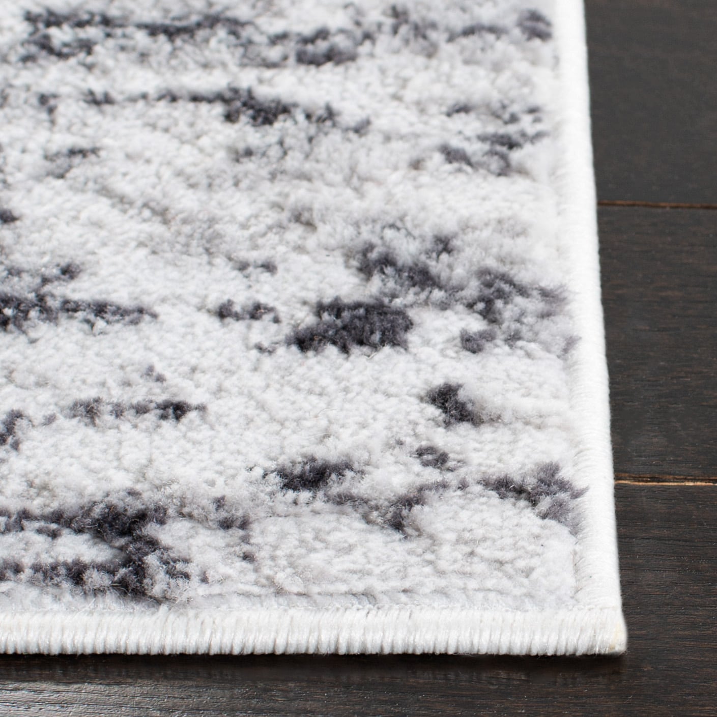Amelia Light Grey and Charcoal Square Synthetic Area Rug