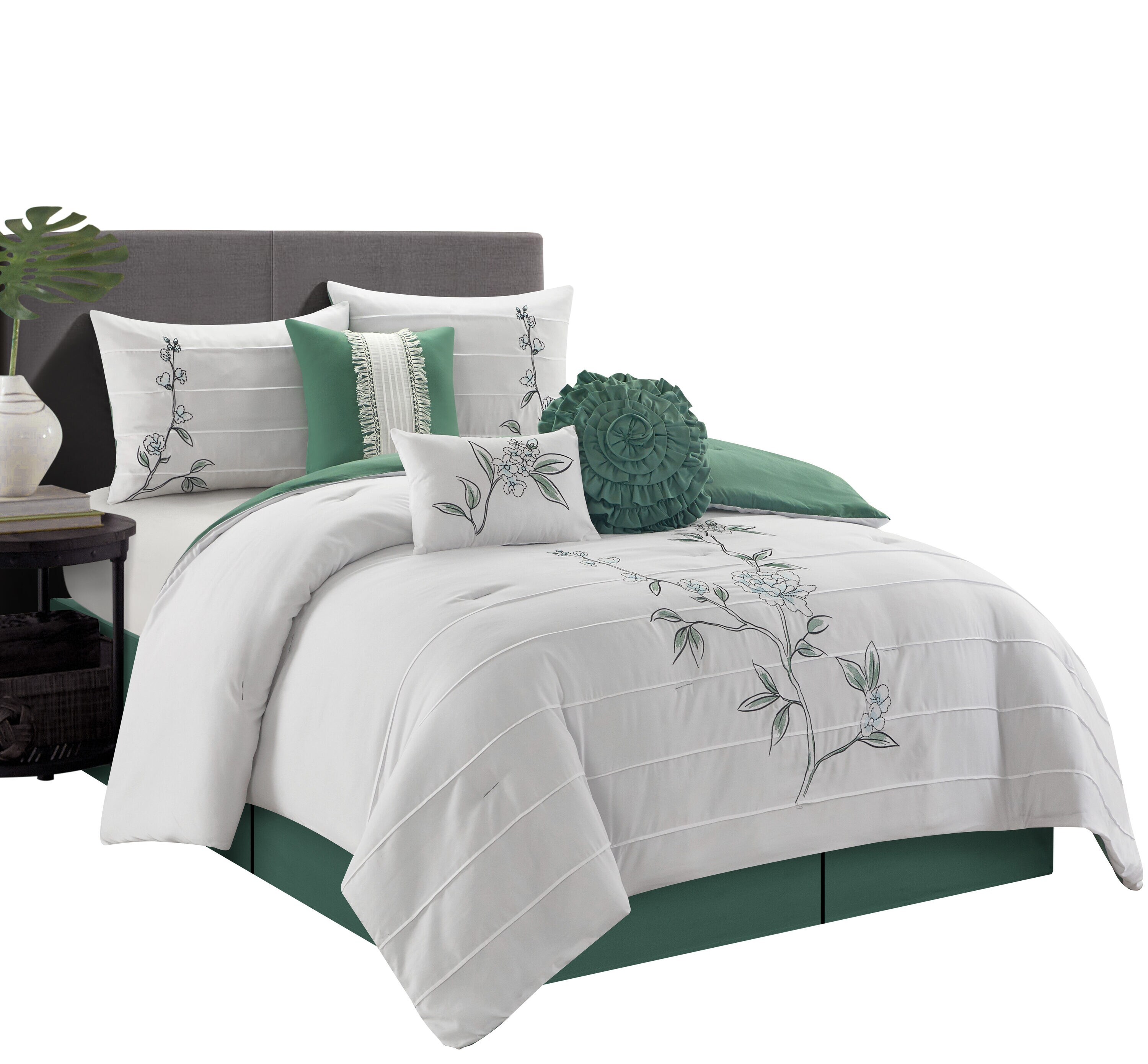 7PC Comforter Set Queen Bed in Solid Color - China Queen Comforter Set and  Sage Green Comforter price