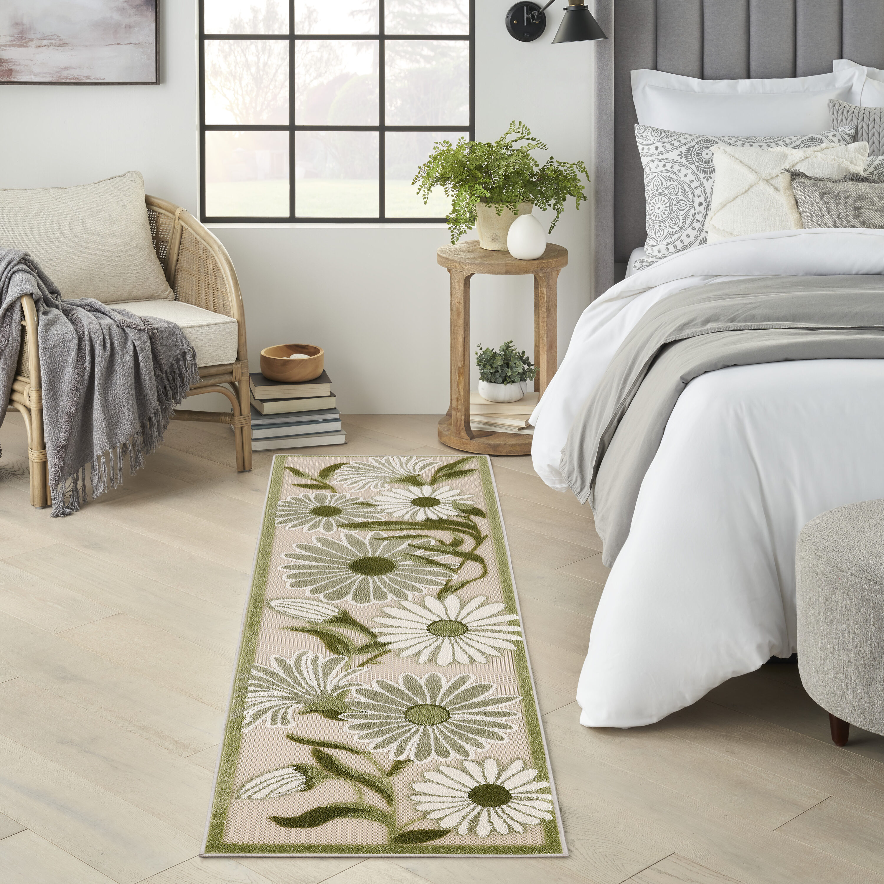Nourison Home 099446953469 2 x 6 (ft) Loomed Polypropylene Ivory Green Rectangular Indoor/Outdoor Floral/Botanical Tropical Runner rug