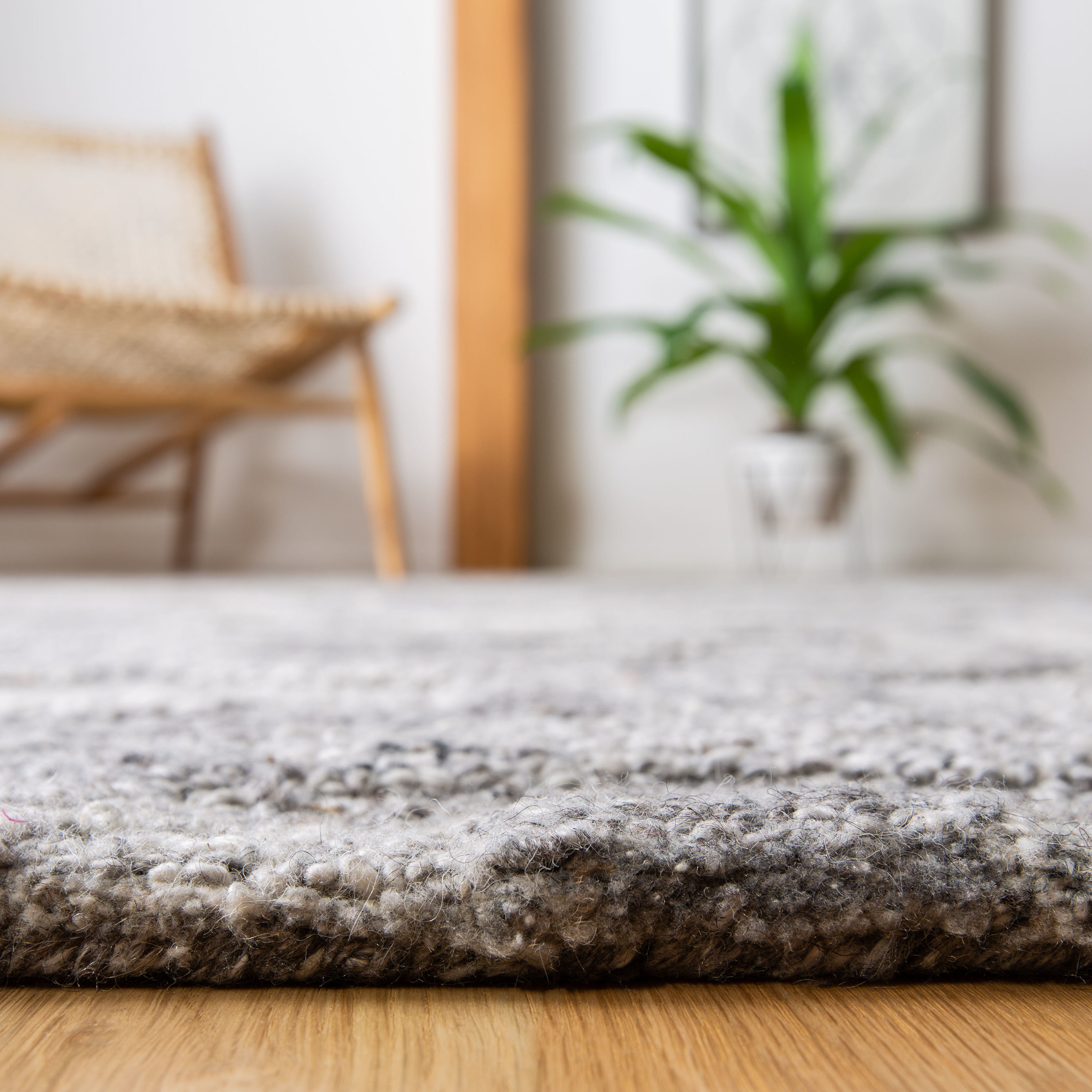 Handmade Abstract Tufted Wool Area Rug 4' x 6' - Grey