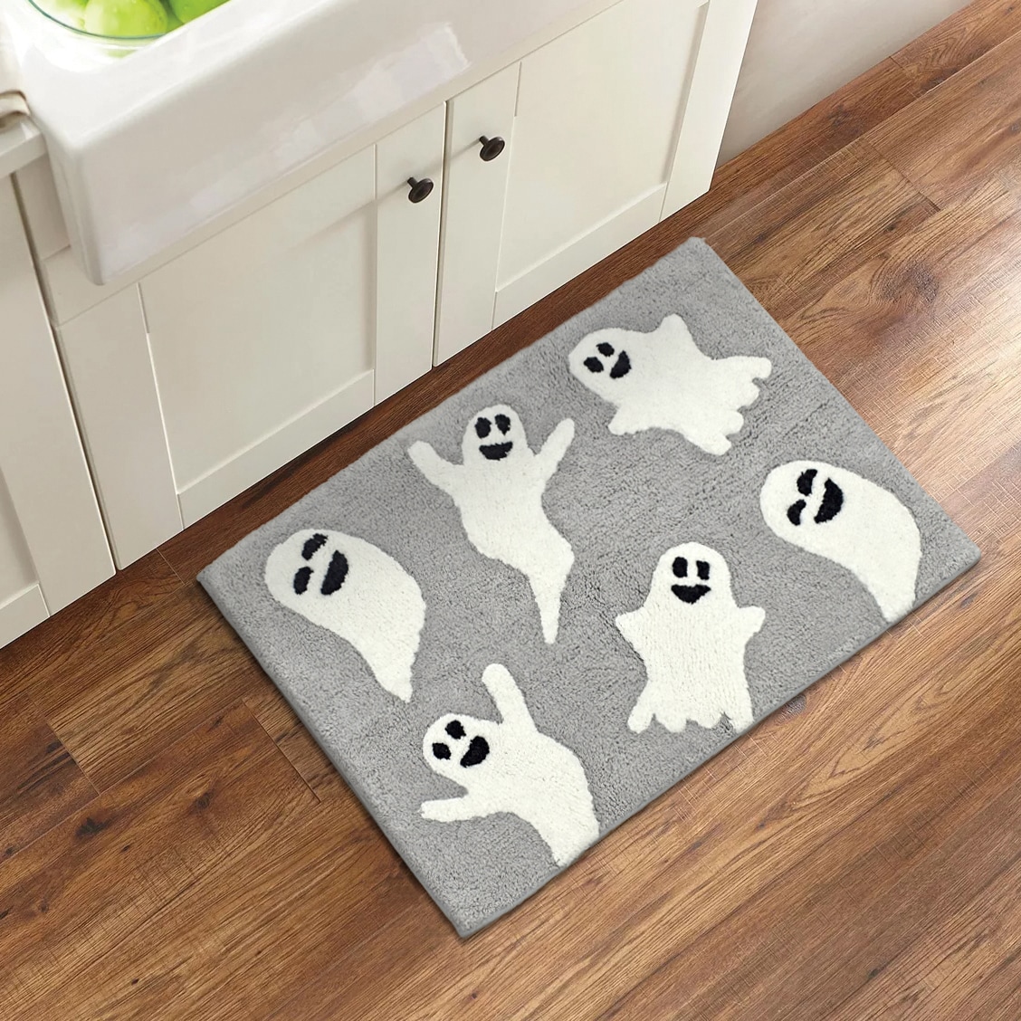 Haunted Living 36940 1 Freestanding Ghost Mat
