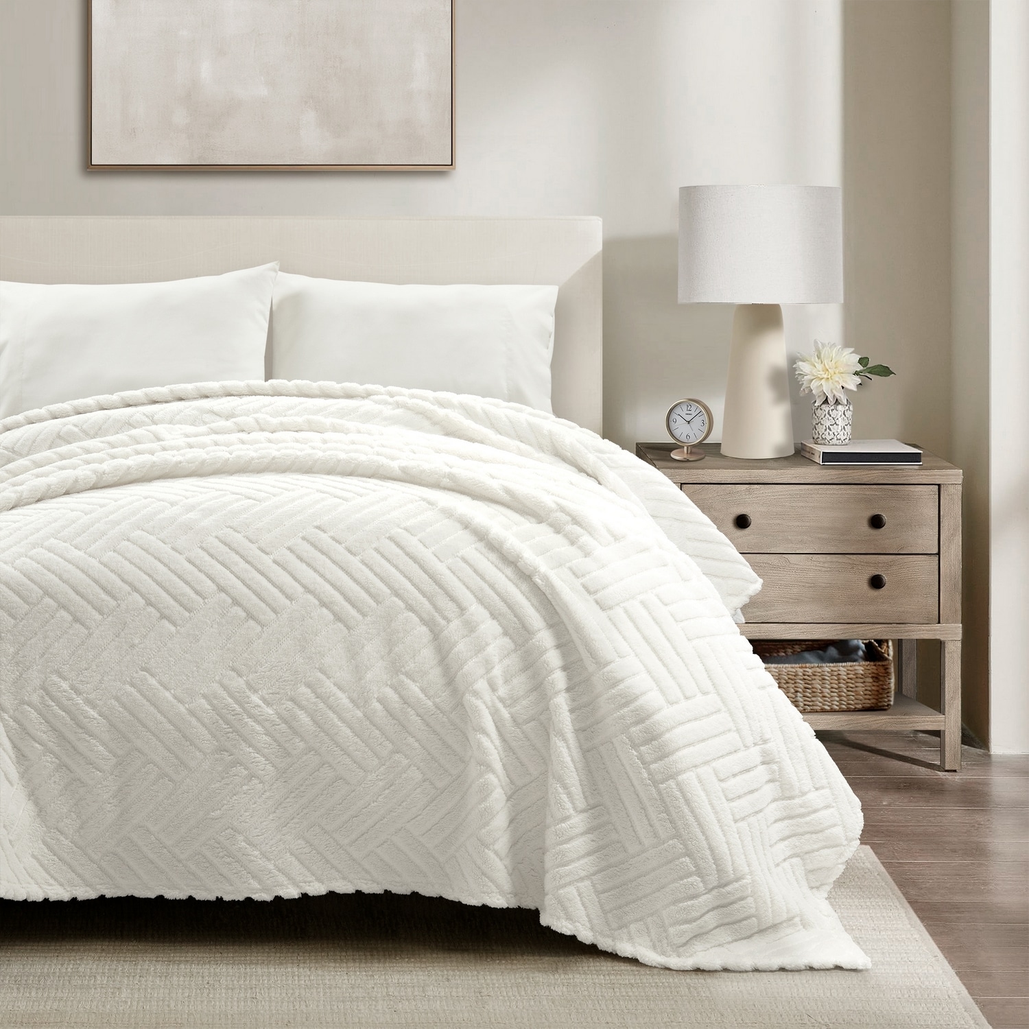 Lush Decor 21T013795 Pure White Geometric King/California king Bedspread