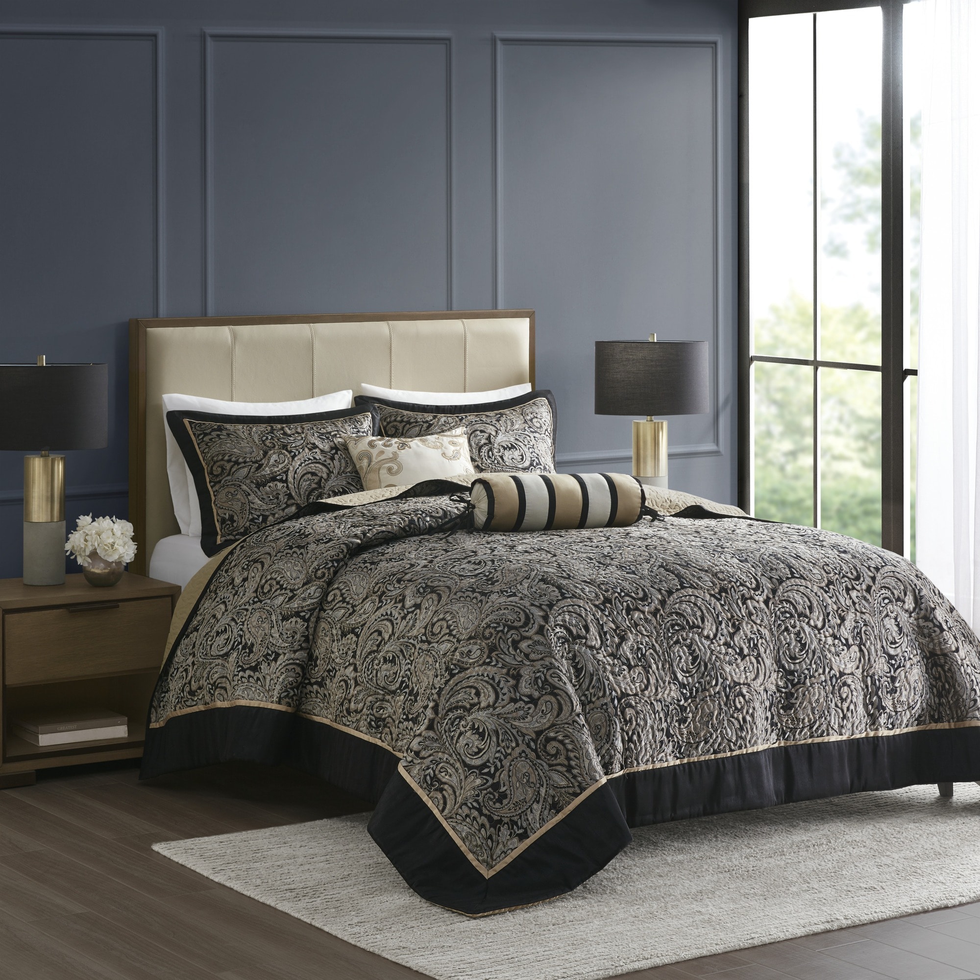 HyperDrop Cart Queen Black Jacquard 5-Piece Bedspread Set with Throw Pillows - Heavy-Duty Stitching for Bedroom