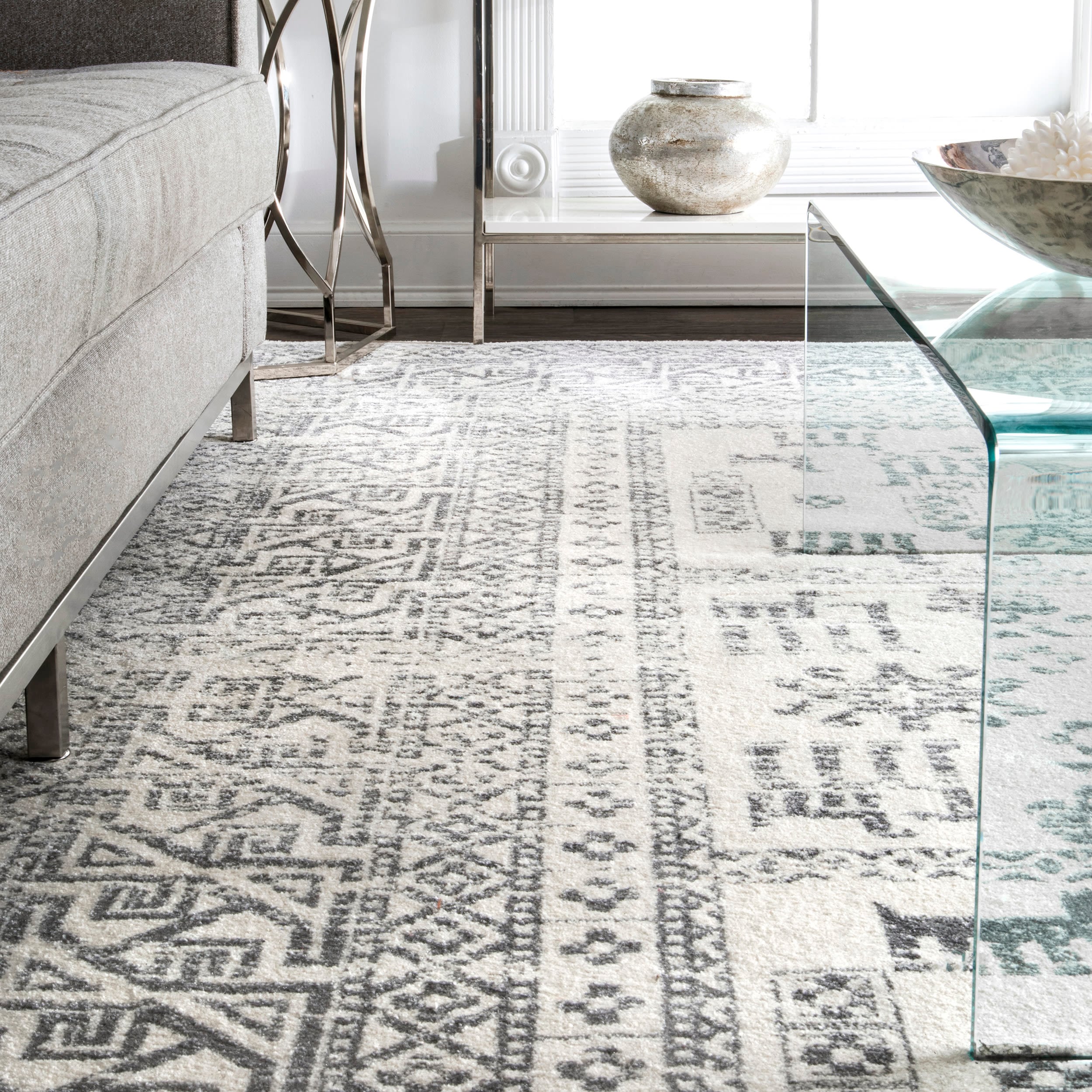 Gray 5' x 7' Reversible Synthetic Area Rug