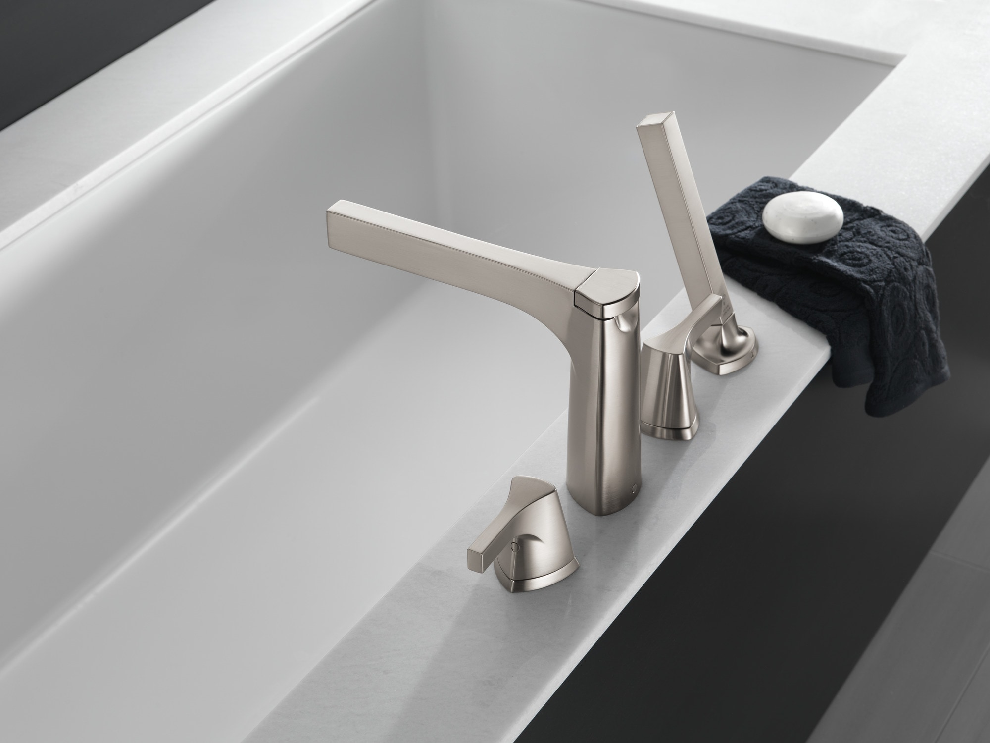 Delta T4774-SS Roman-Tub-Faucets - View #2