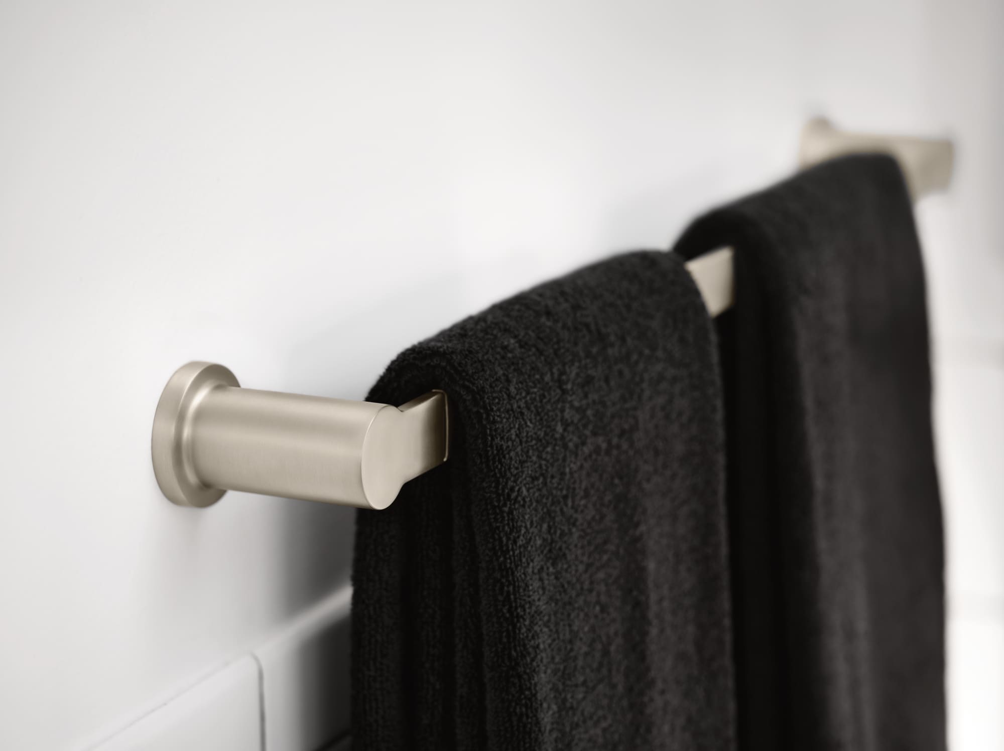 Moen Rinza 18-in Brushed Nickel Wall Mount Single Towel Bar Y1118BN at ...