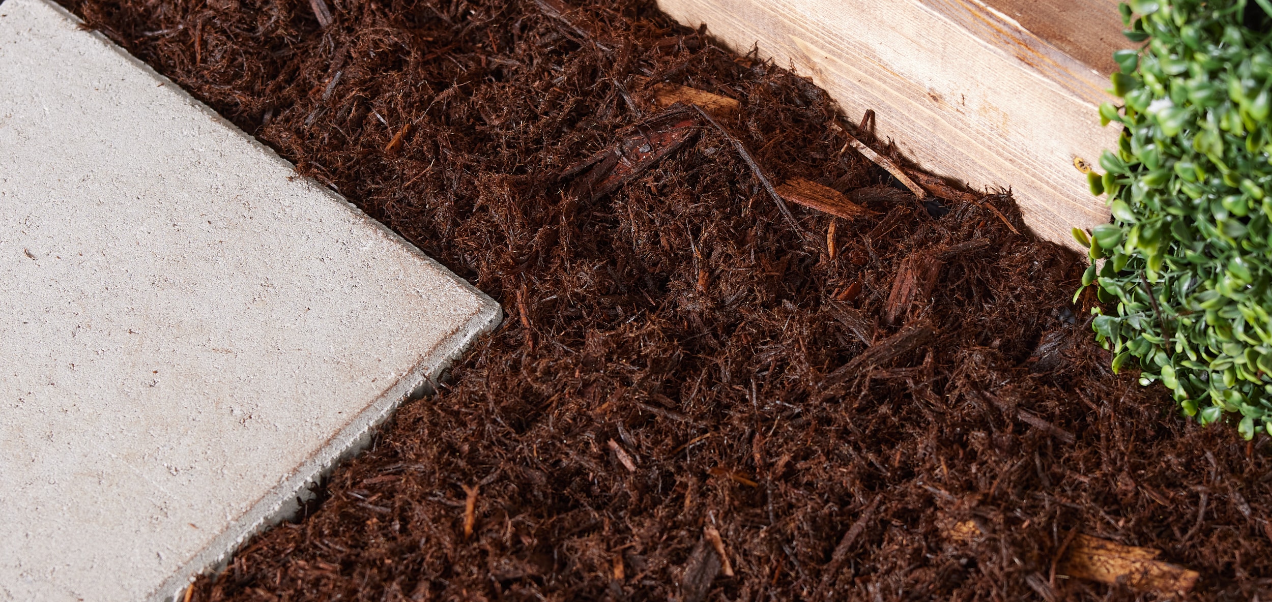 Swanson Bark & Wood Products department ft at 2-cu Mulch in the Blend Red Cedar Bagged Mulch