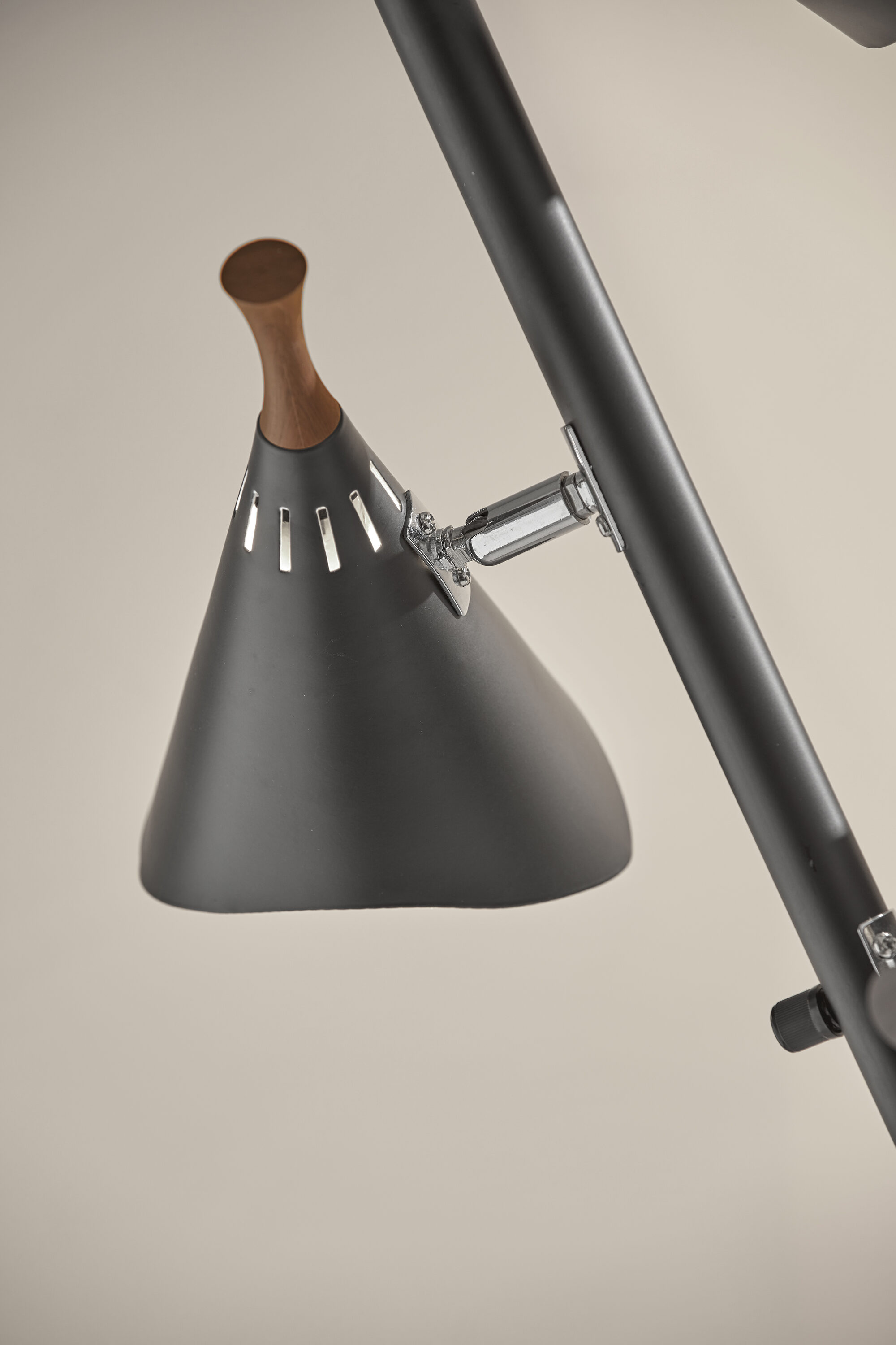 Adesso 3236-01 floorlamps - View #3